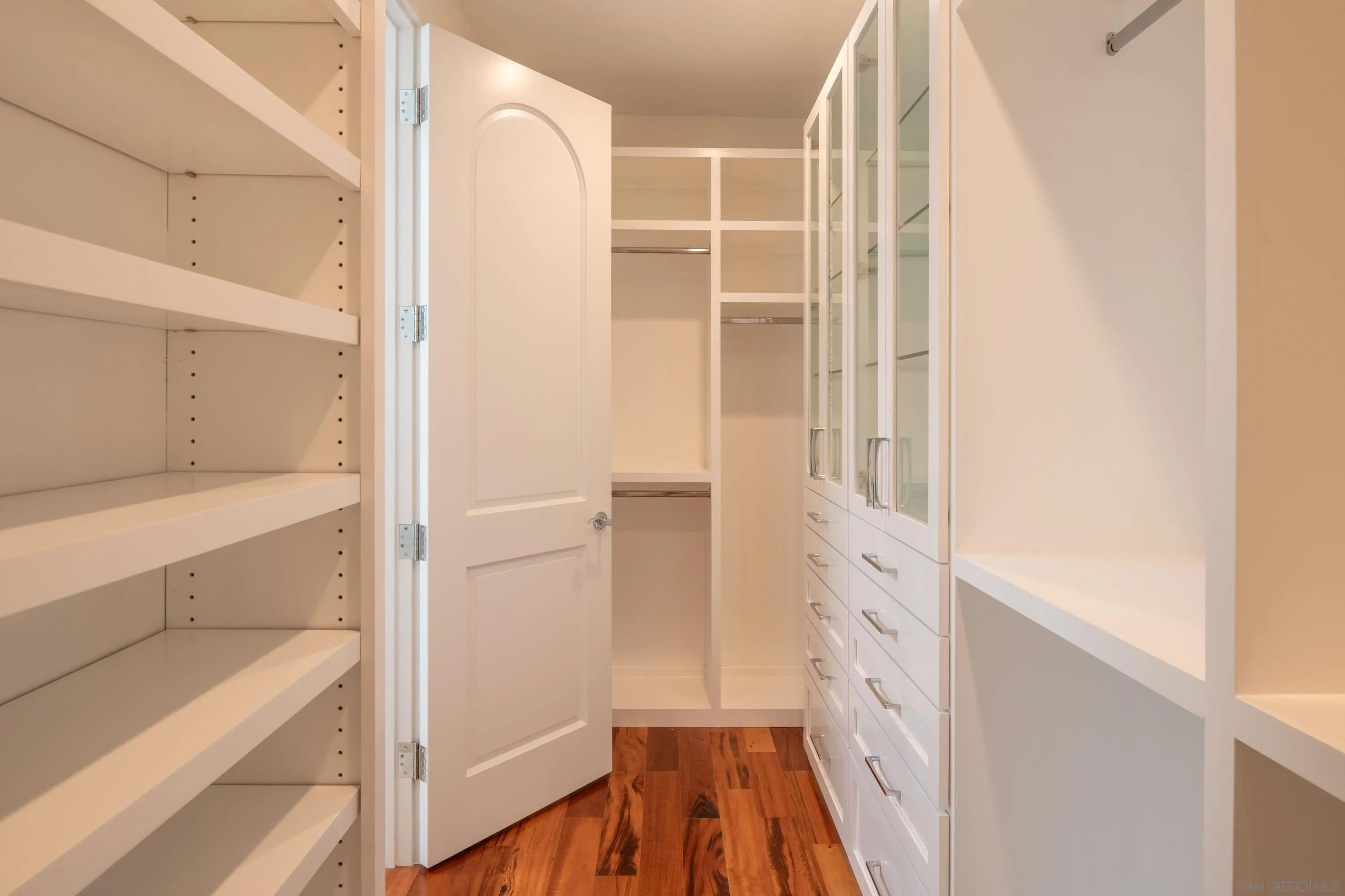 https://cdn.realtyfeed.com/cdn/127/250034538/ca5f7d3d9995fa835e8173dc1fb897f1.webp