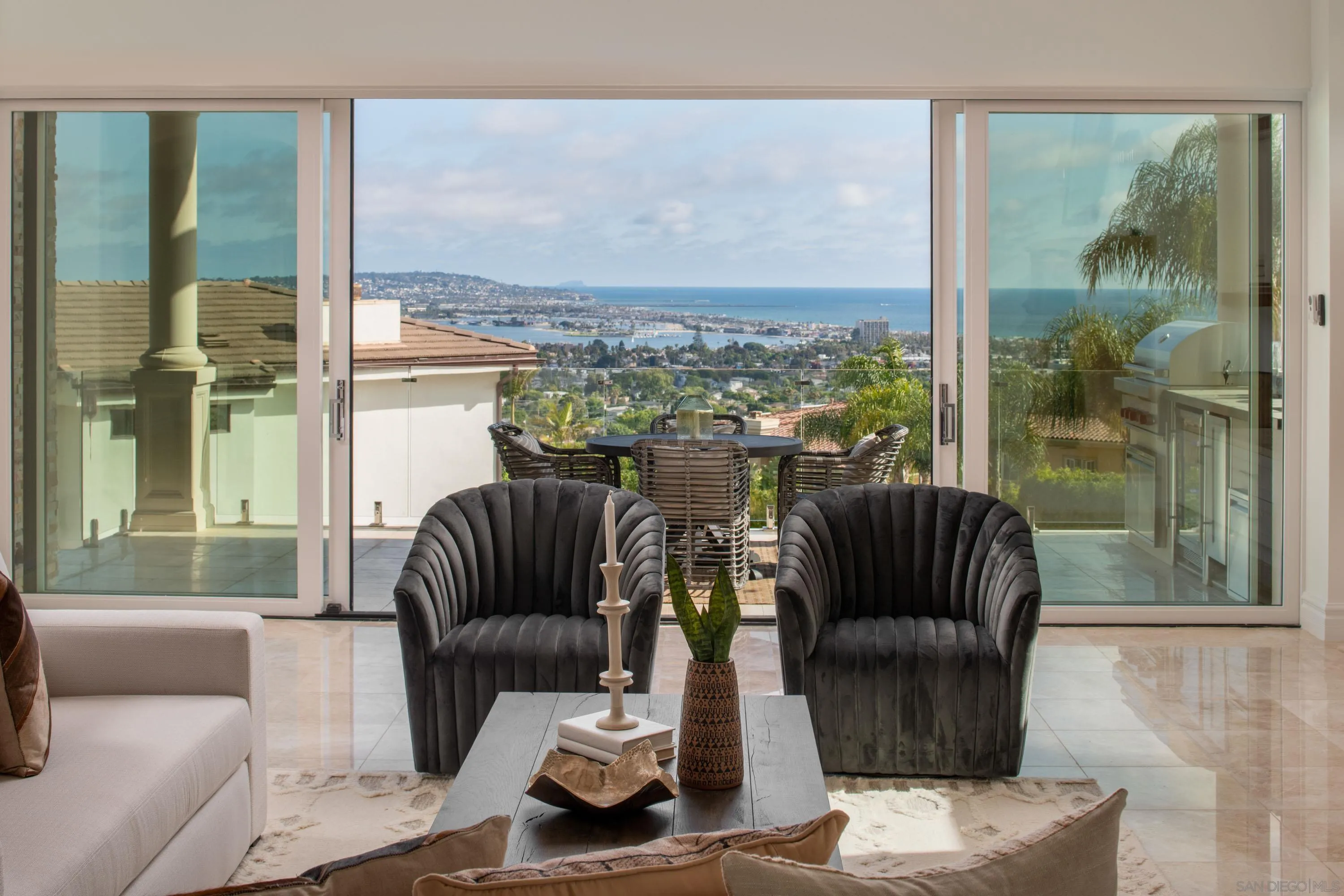https://cdn.realtyfeed.com/cdn/127/250034538/ff37b53a6060cbd88a3f9ff3e85d254f.webp