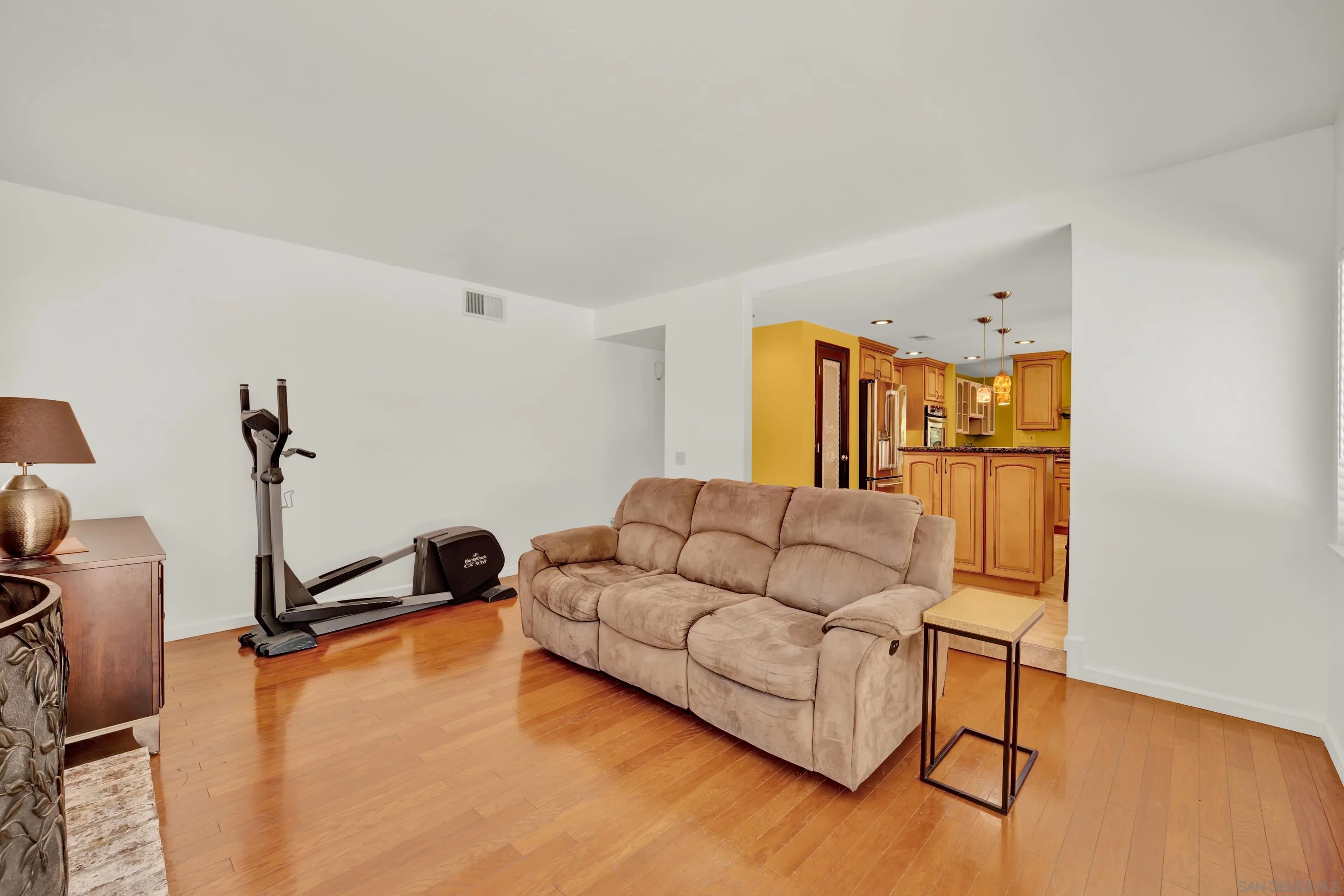 https://cdn.realtyfeed.com/cdn/127/250034541/1df54b14cbde906b6e9f85145ad174f7.webp