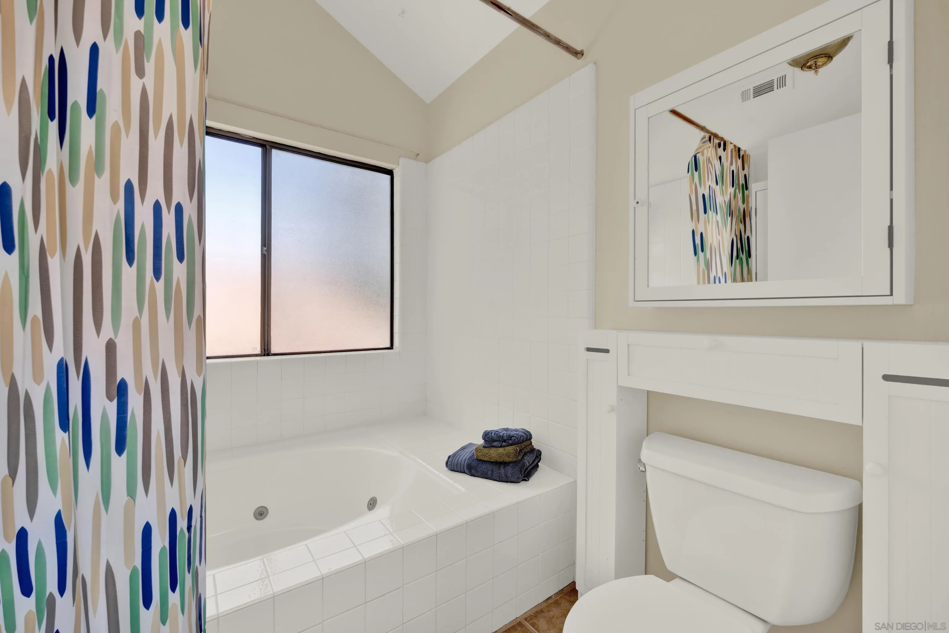 https://cdn.realtyfeed.com/cdn/127/250034541/3b5ec4ec12492e4d0dcfe5eedc99e8f5.webp
