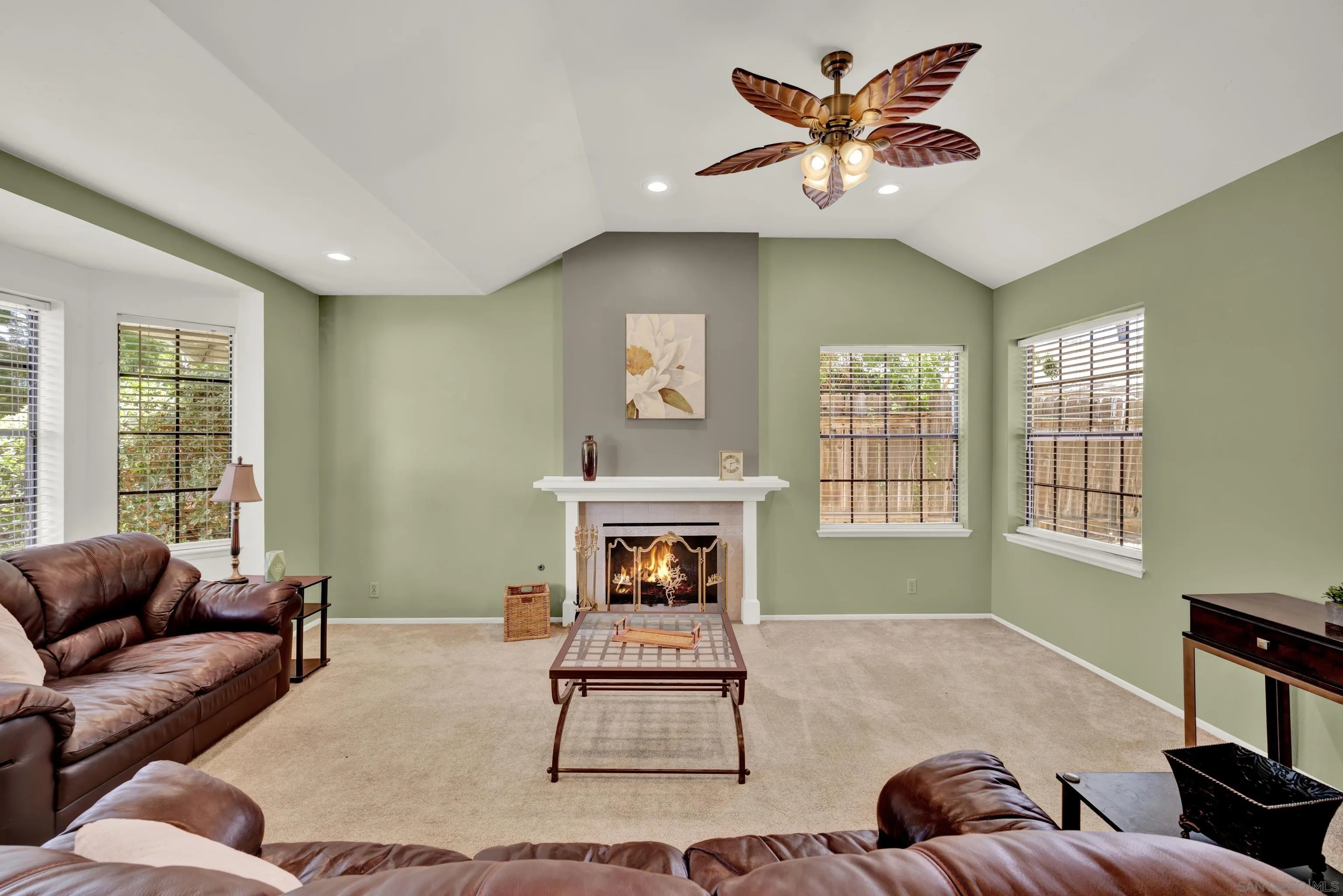https://cdn.realtyfeed.com/cdn/127/250034541/a8bc11728d97792ae5db449d7ed9ca50.webp
