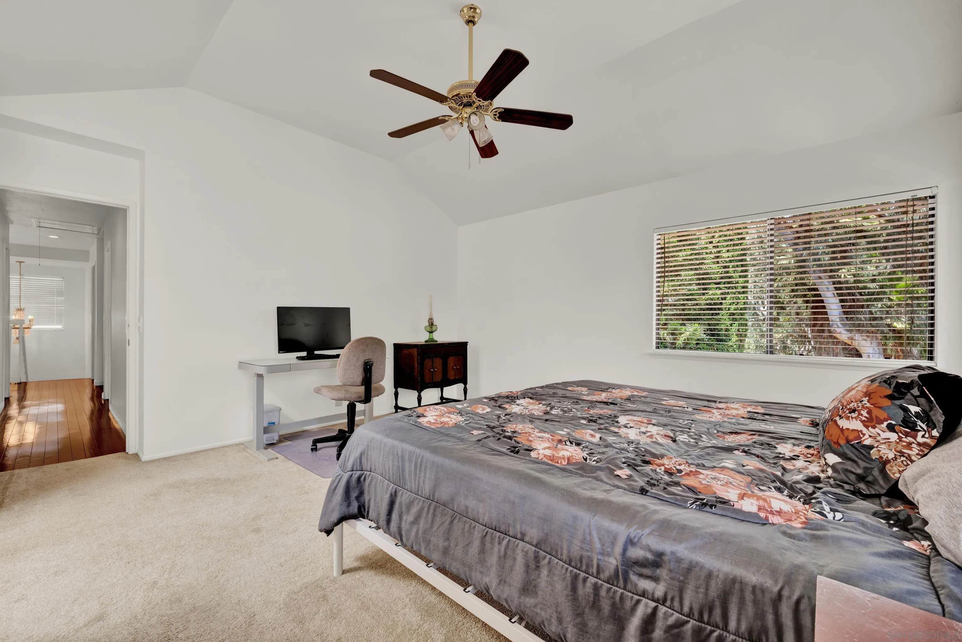 https://cdn.realtyfeed.com/cdn/127/250034541/f2d9649a8e484585e2c35499eab7e5ec.webp