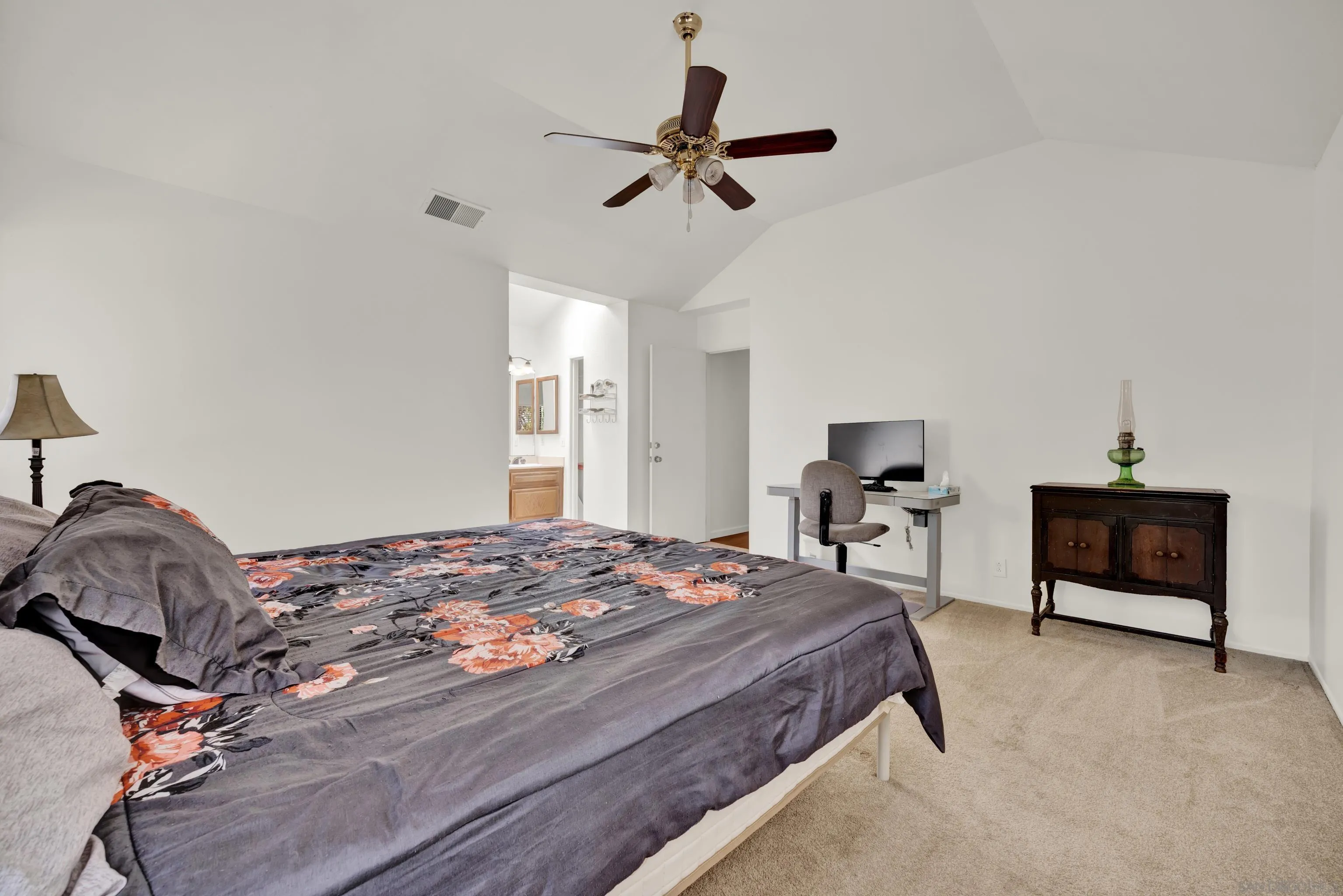 https://cdn.realtyfeed.com/cdn/127/250034541/fcde131da901b61dd694ac8590396e29.webp
