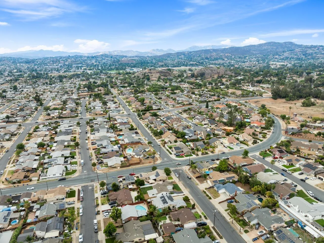 https://cdn.realtyfeed.com/cdn/127/250034544/0f3e4719fa8dca6f9ece8241313fb835.webp