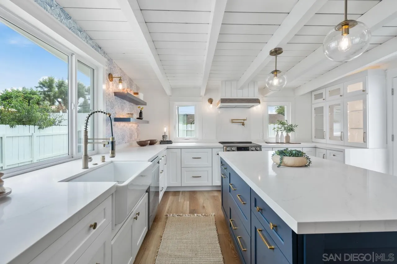 https://cdn.realtyfeed.com/cdn/127/250034544/a67d9abd53d54f9ea56d6d059557f5b6.webp