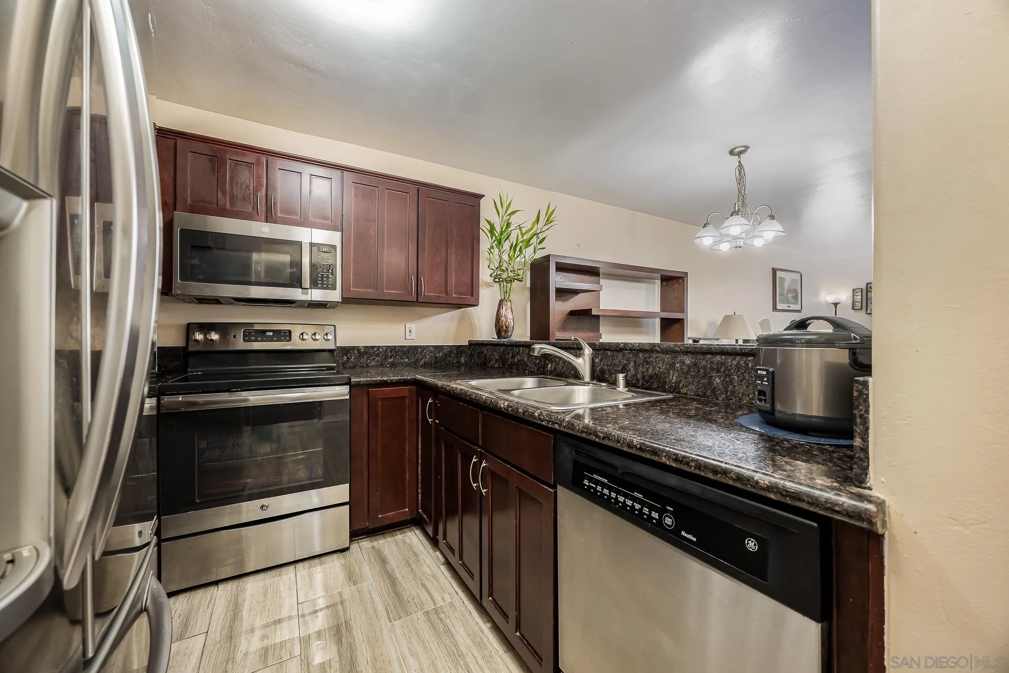 Photo #2: 250034548 Listing 