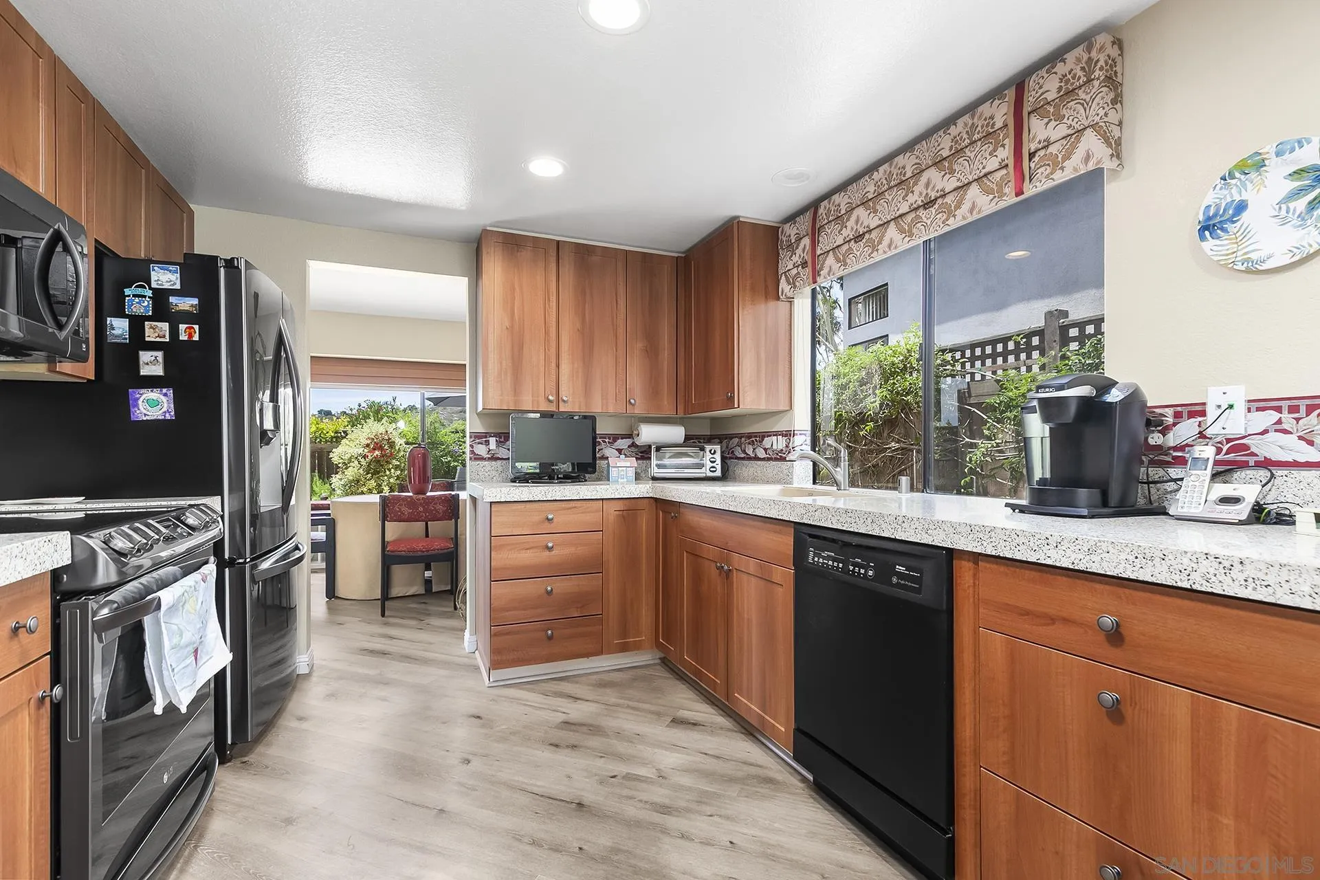 Photo #5: 250034561 Listing 
