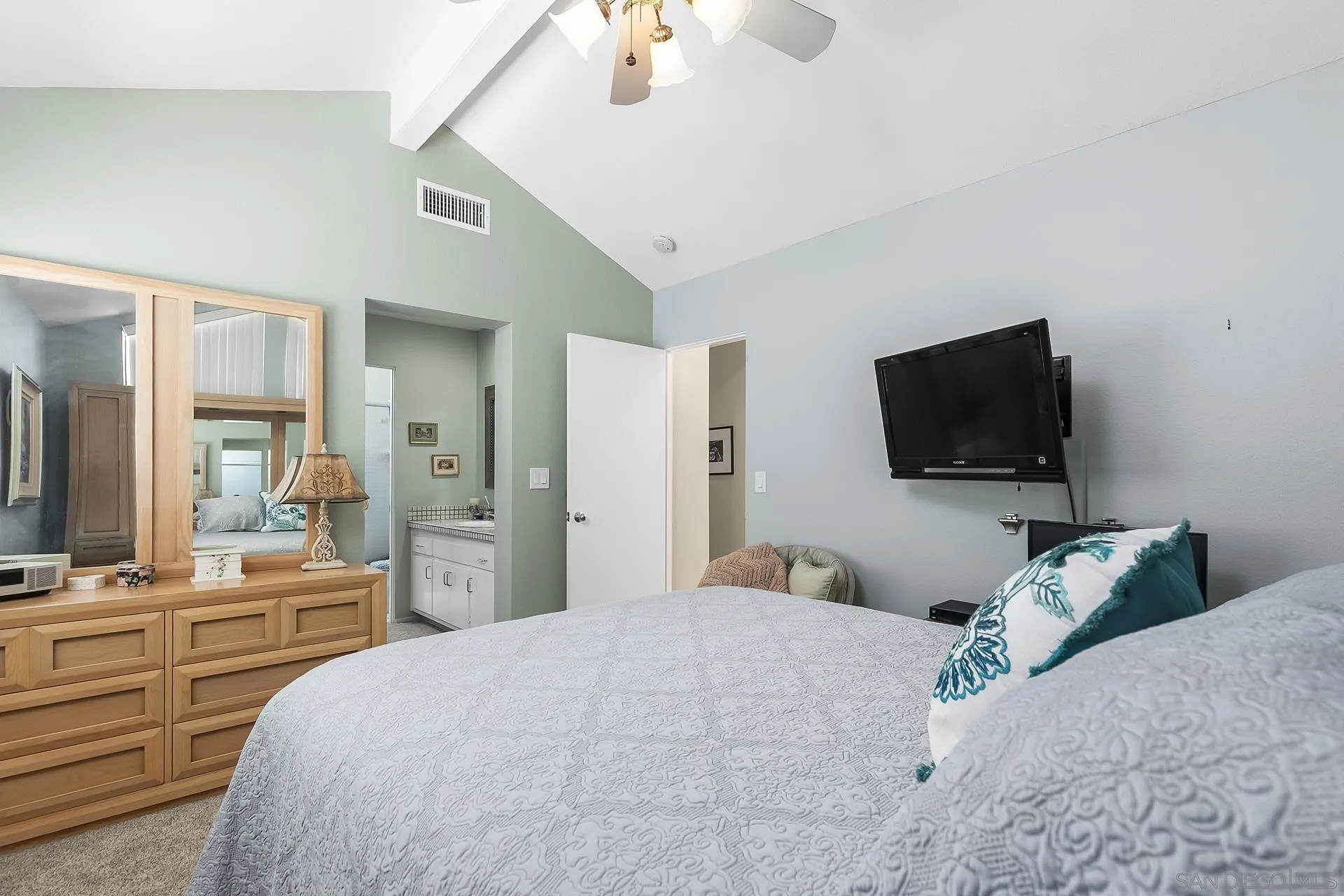 Photo #13: 250034561 Listing: Photo #13
