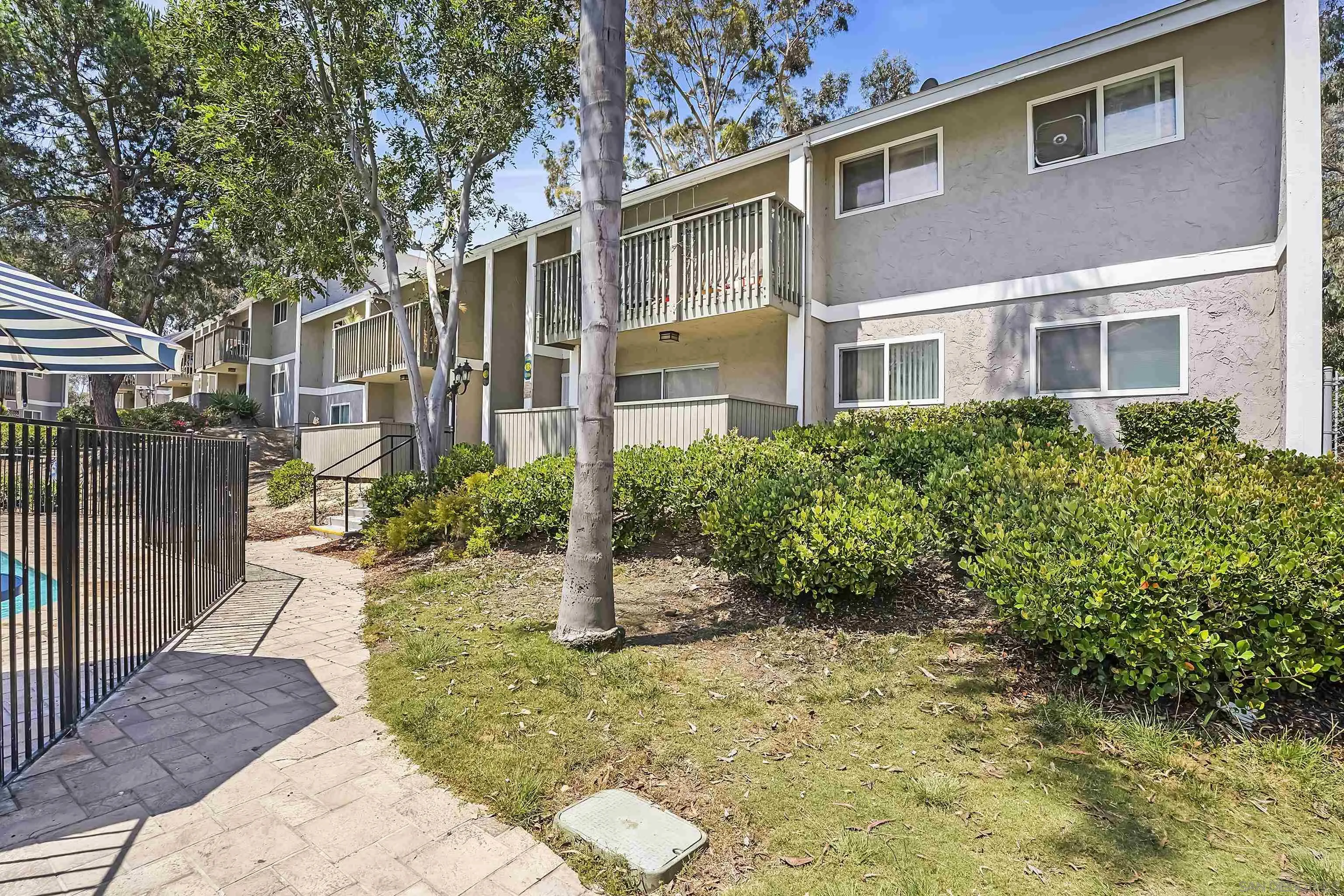 COLLEGE PARK GARDENS Condos for Sale