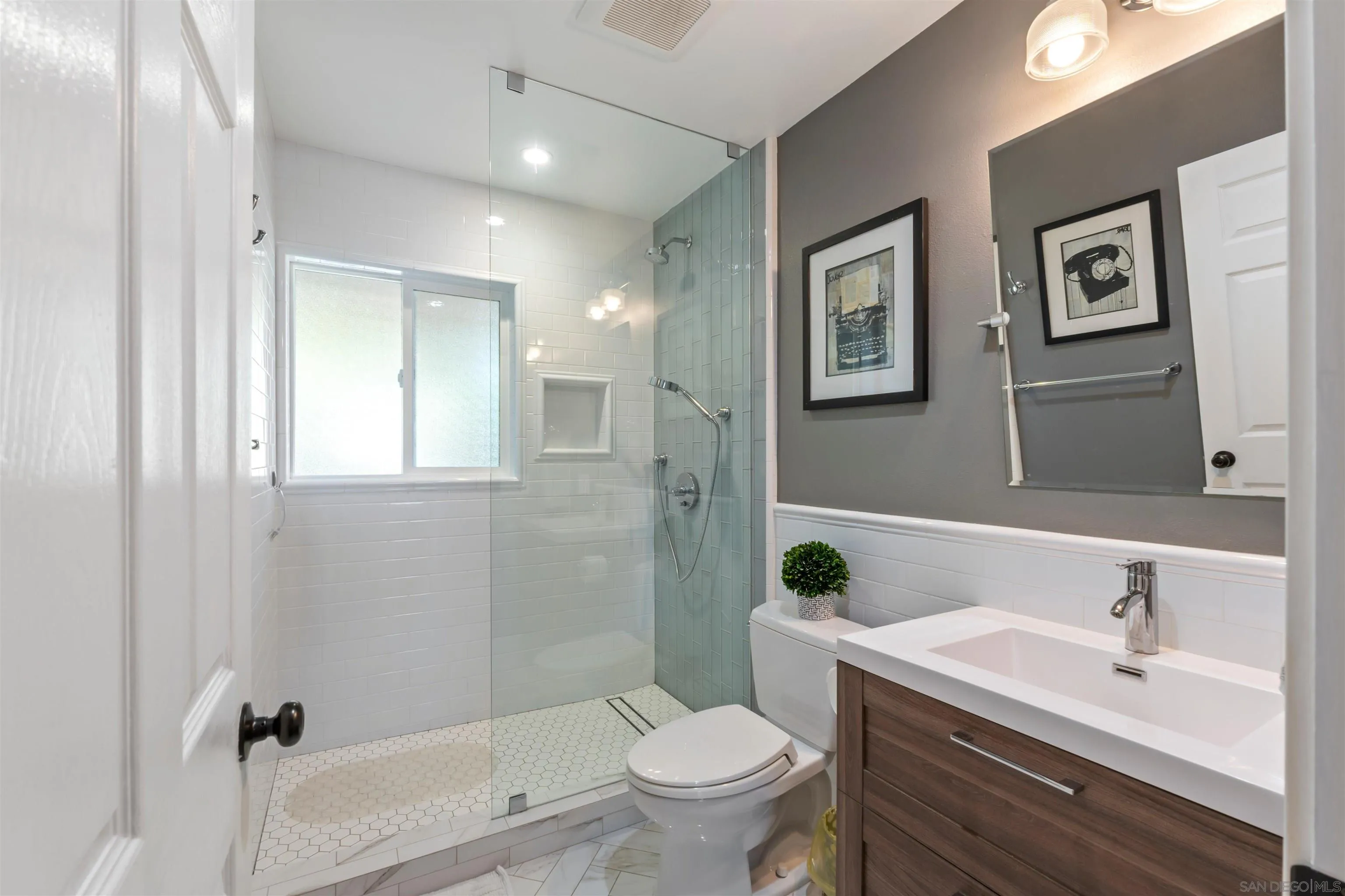 https://cdn.realtyfeed.com/cdn/127/250034589/6b1948a878577f2781b6cdf0f61b3e1c.webp
