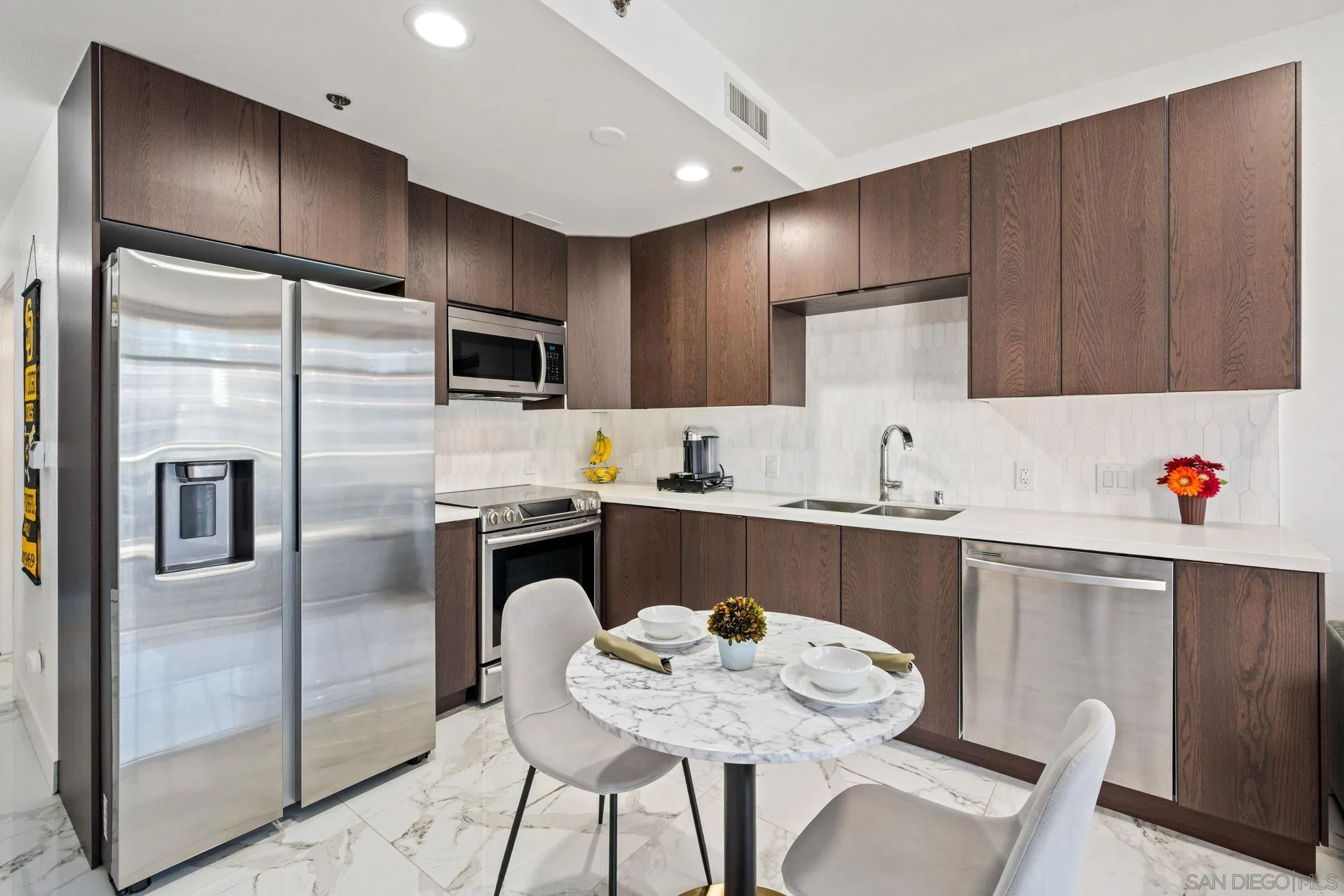 Photo #3: 250034592 Listing 