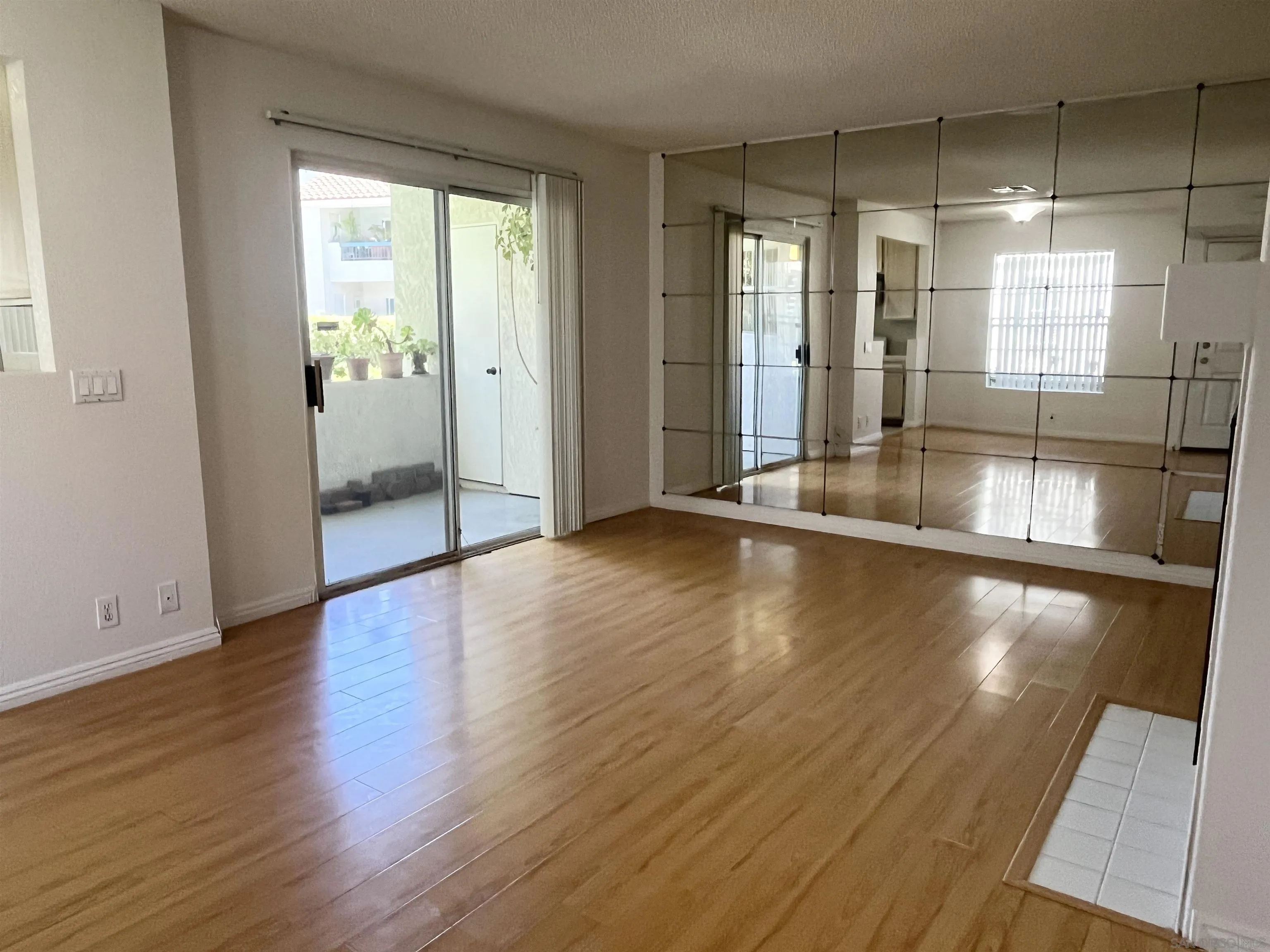 Photo #8: 250034593 Listing: Photo #8