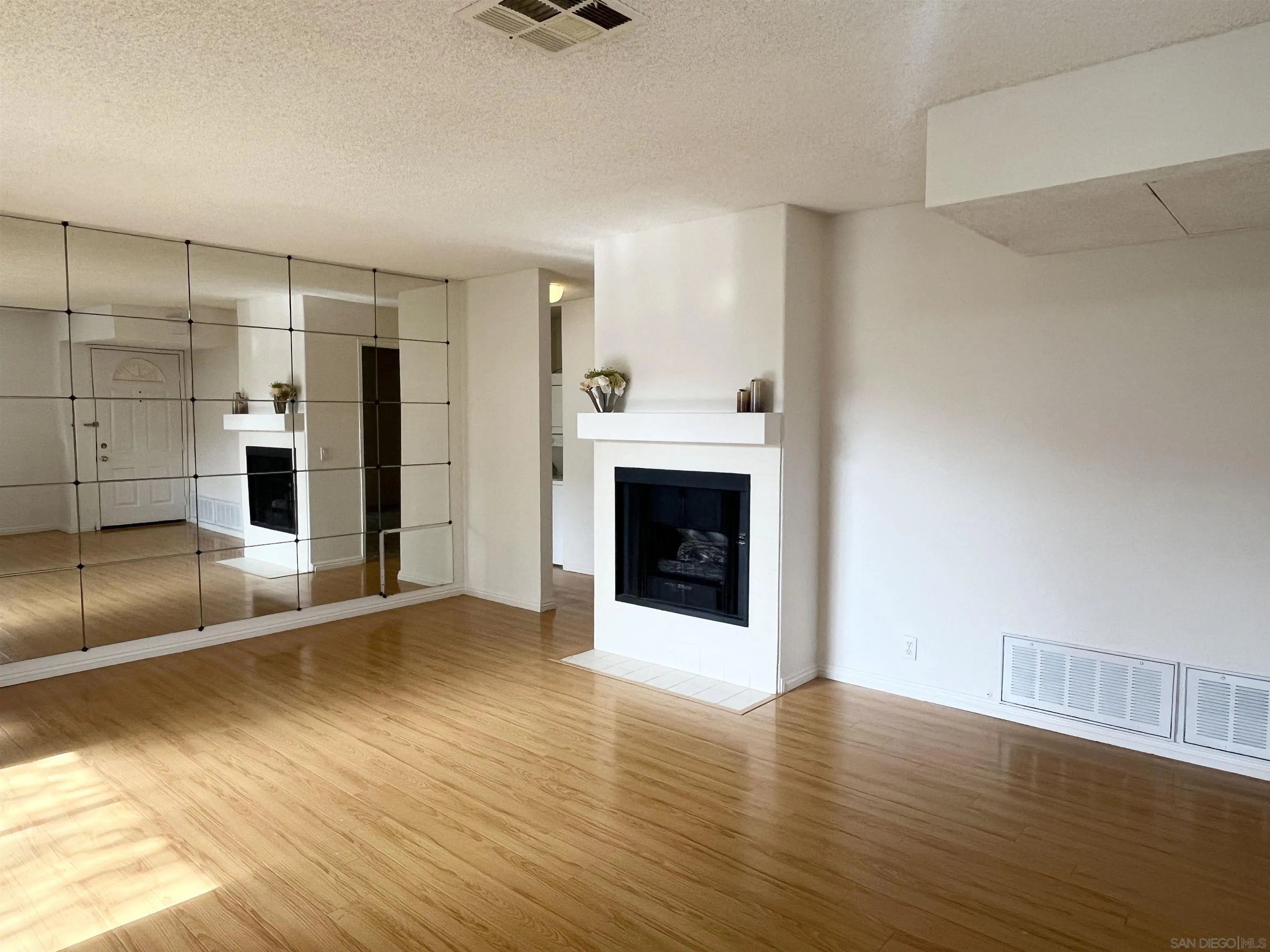 Photo #6: 250034593 Listing 