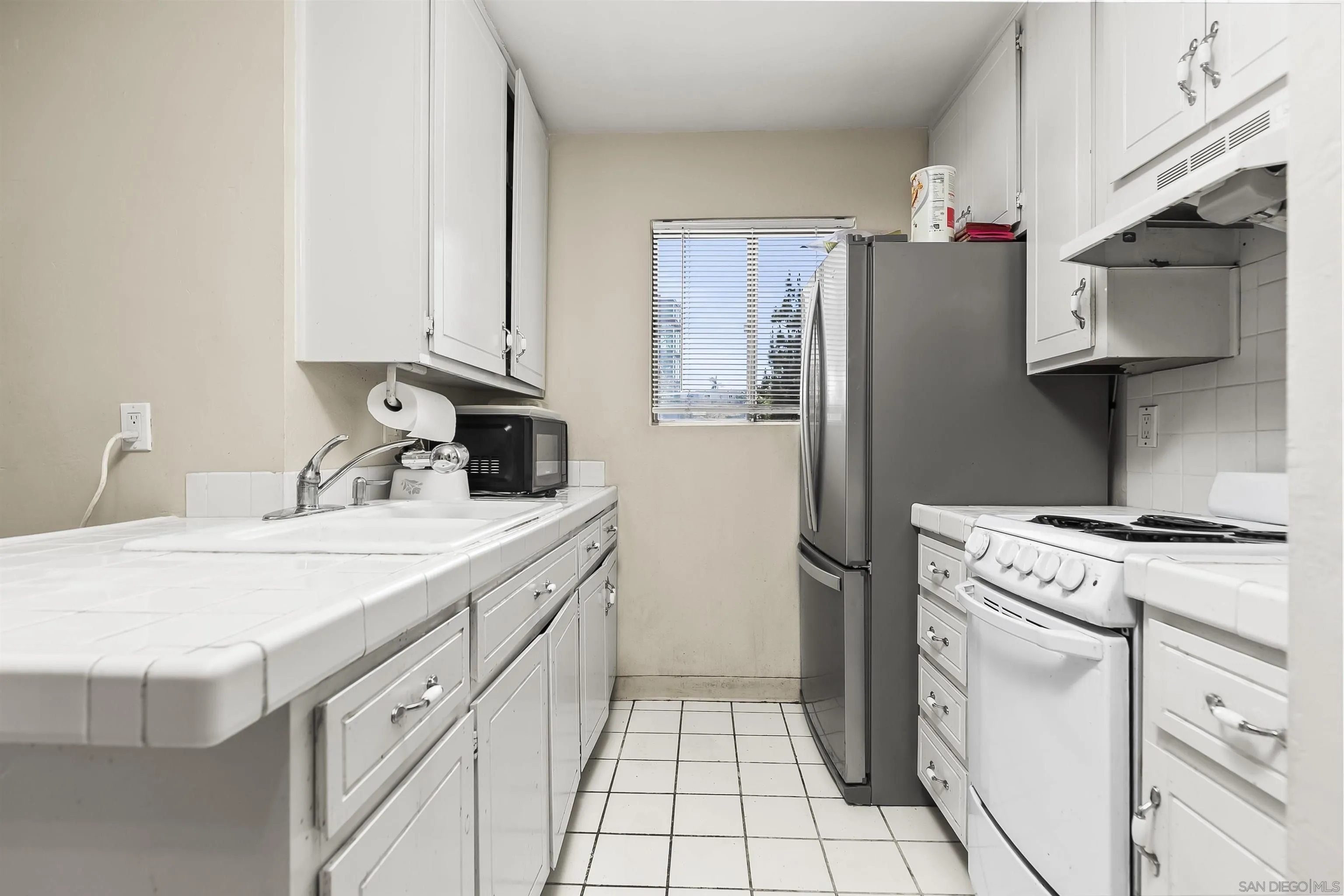 Photo #2: 250034599 Listing 