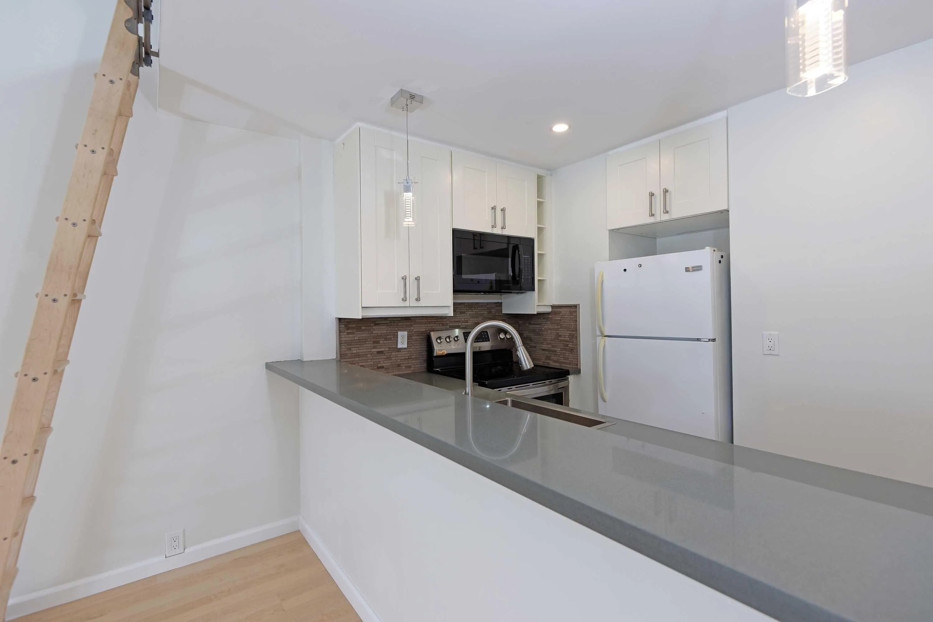 Photo #10: 250034611 Listing: Photo #10