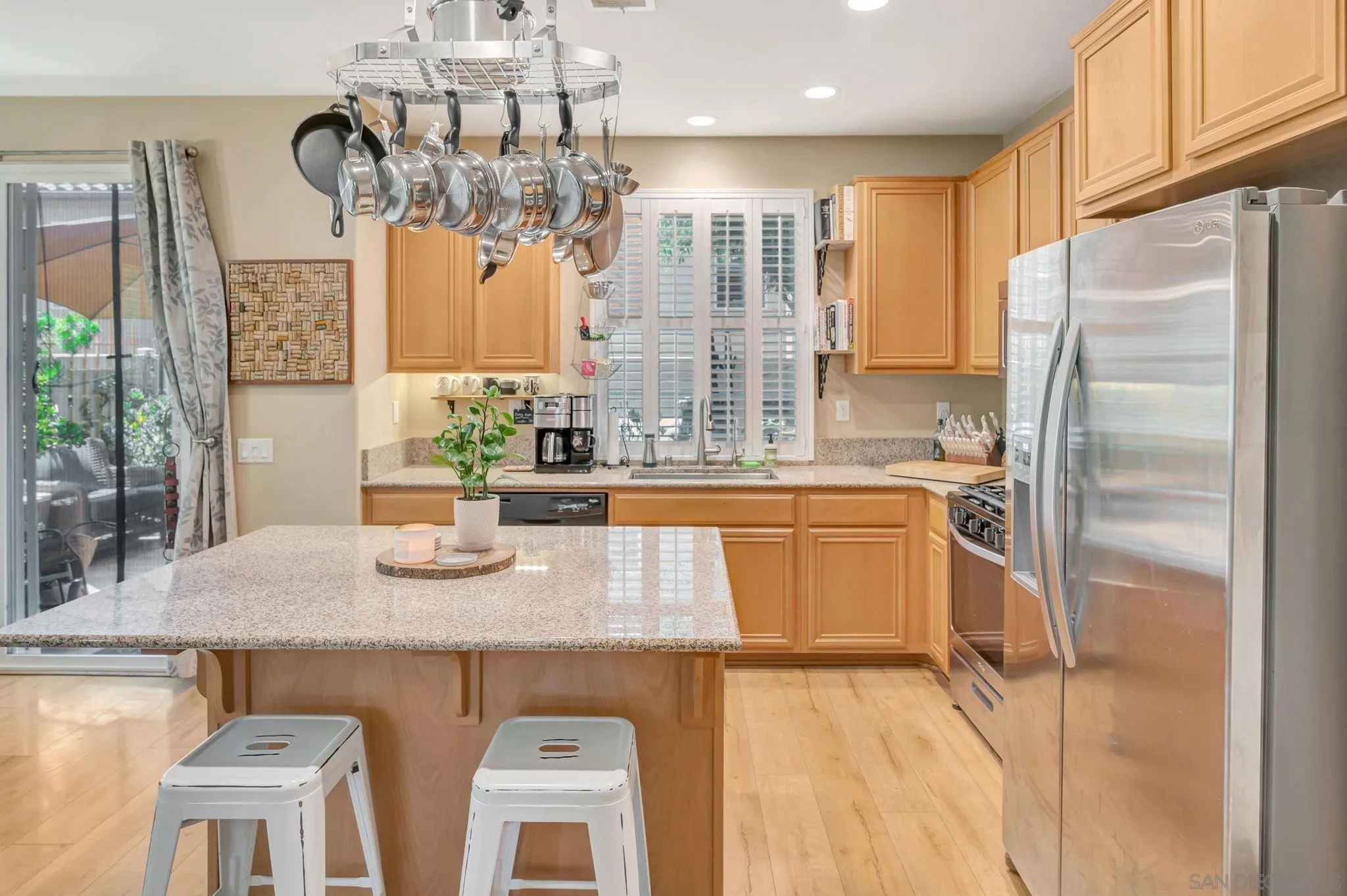 https://cdn.realtyfeed.com/cdn/127/250034613/1b18fe2b67b83790ca749ef529692bcf.webp