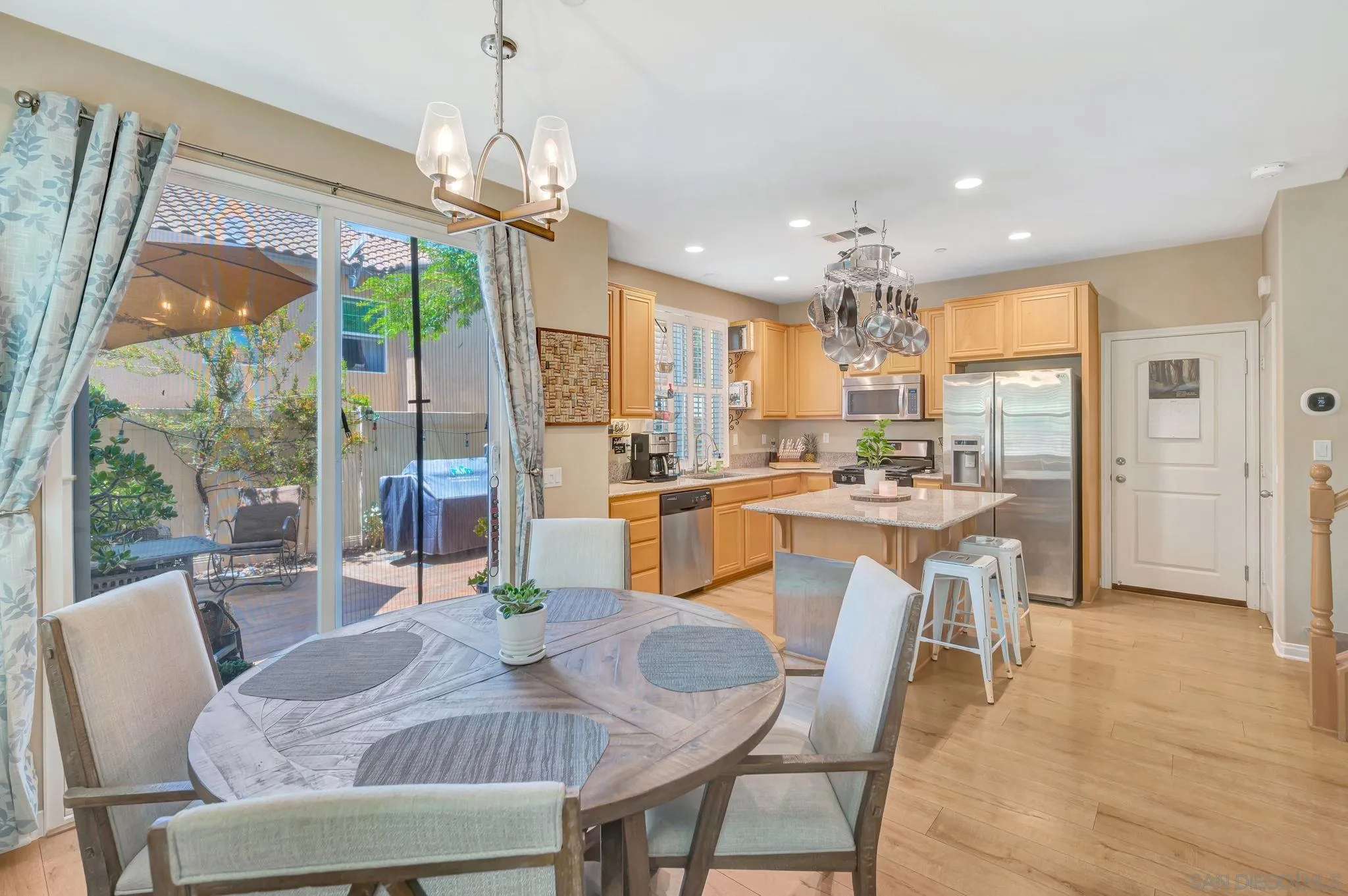 https://cdn.realtyfeed.com/cdn/127/250034613/584b02e7c6172d1b33fa298a545b9ea3.webp