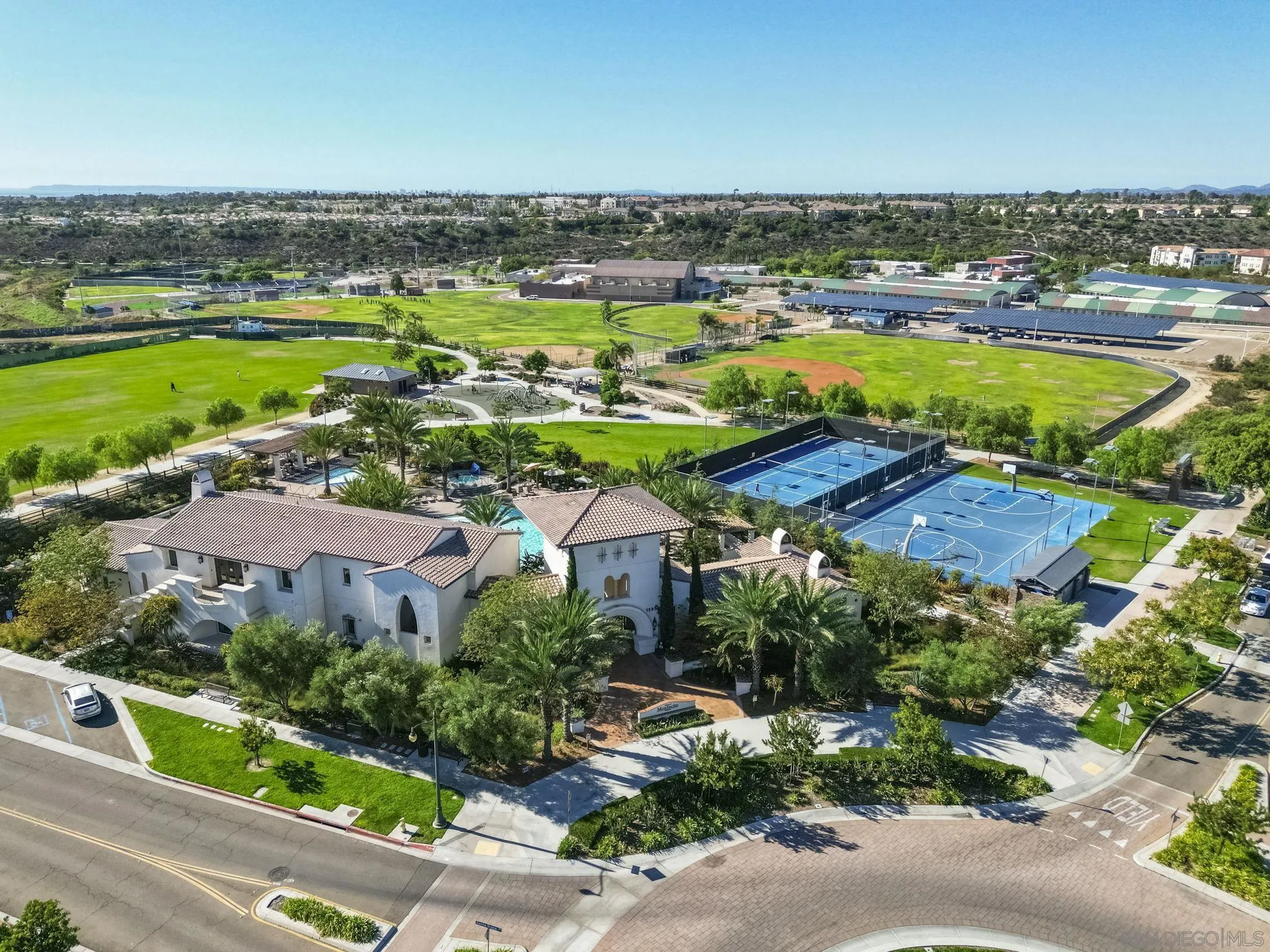 https://cdn.realtyfeed.com/cdn/127/250034613/5a217da9b25a8d0188f1ccef7b7fe4dd.webp