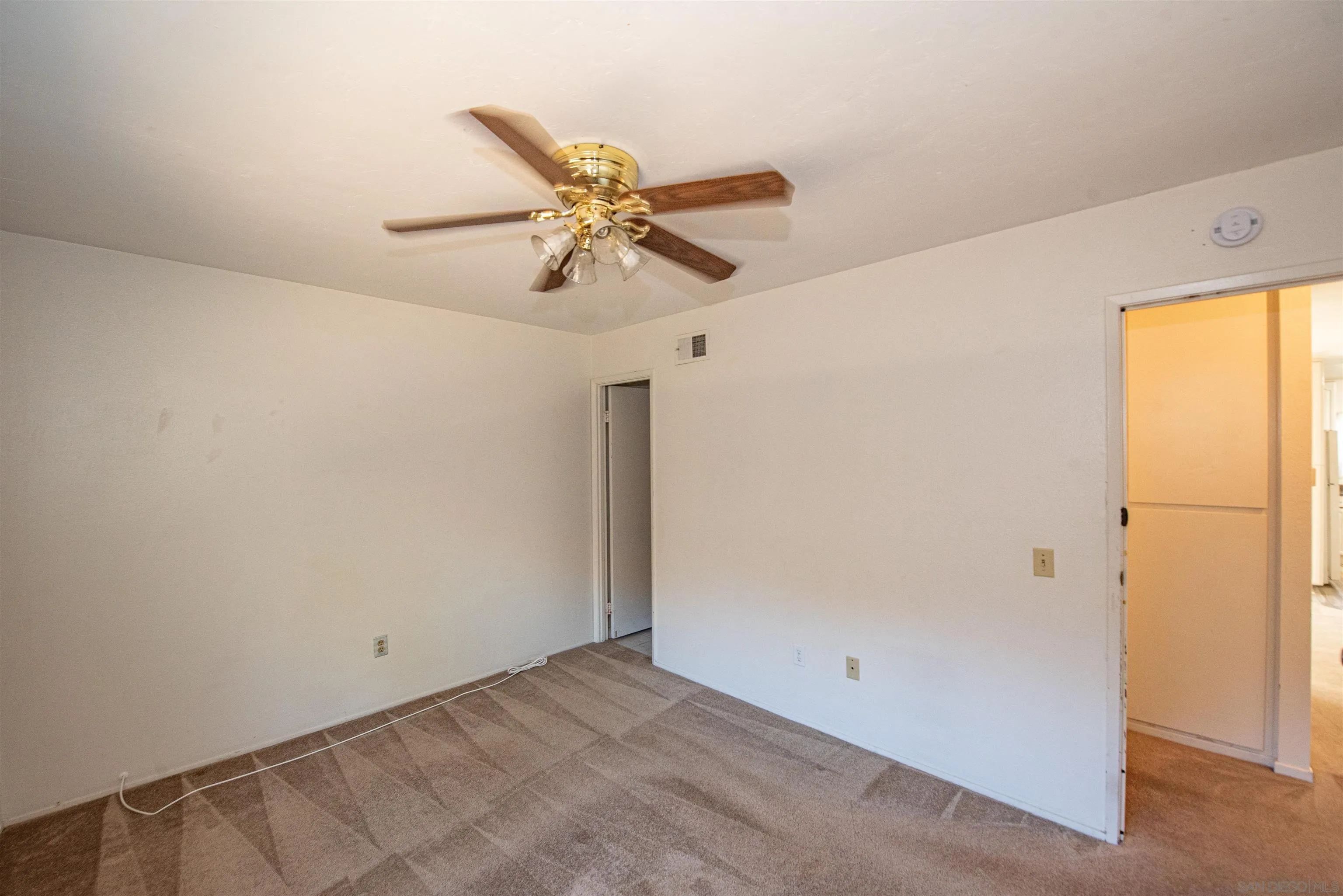 https://cdn.realtyfeed.com/cdn/127/250034621/18da1a895cc79fe4a483b7c5ec7e13eb.webp