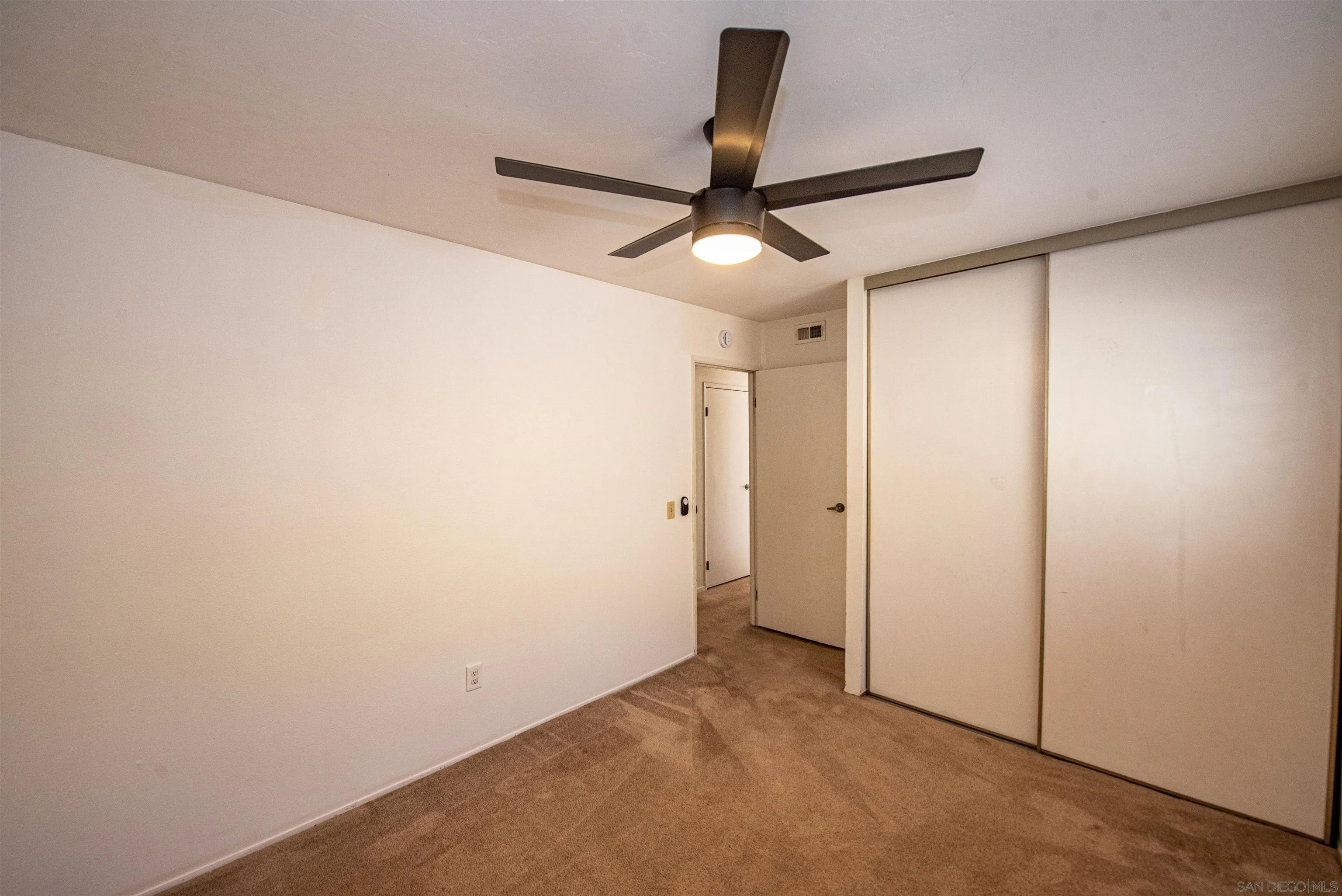 https://cdn.realtyfeed.com/cdn/127/250034621/359507686510a93b26f4f7b7b76b7056.webp