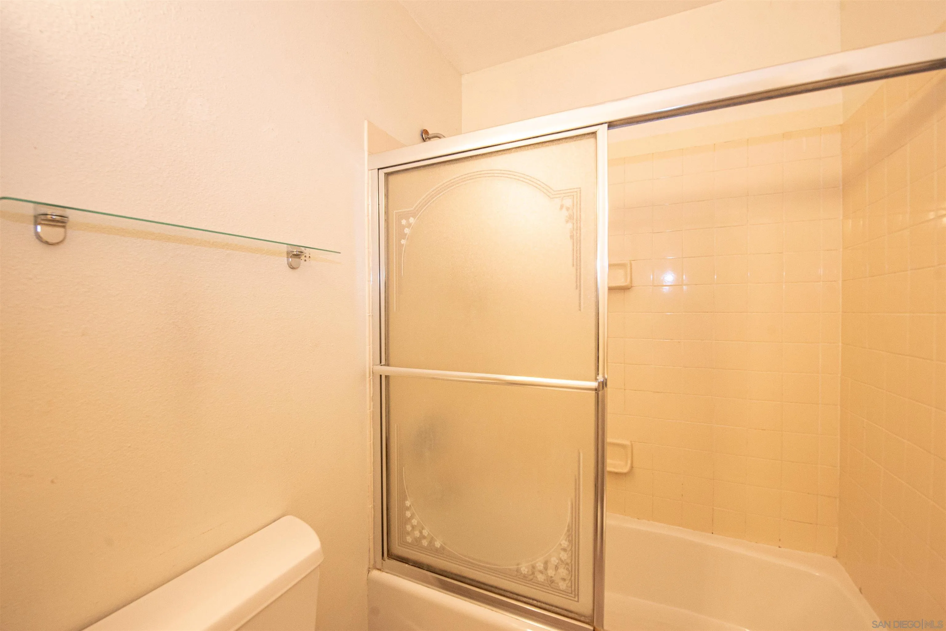 https://cdn.realtyfeed.com/cdn/127/250034621/81668b1f60212e21176b6ea5b95aff5c.webp