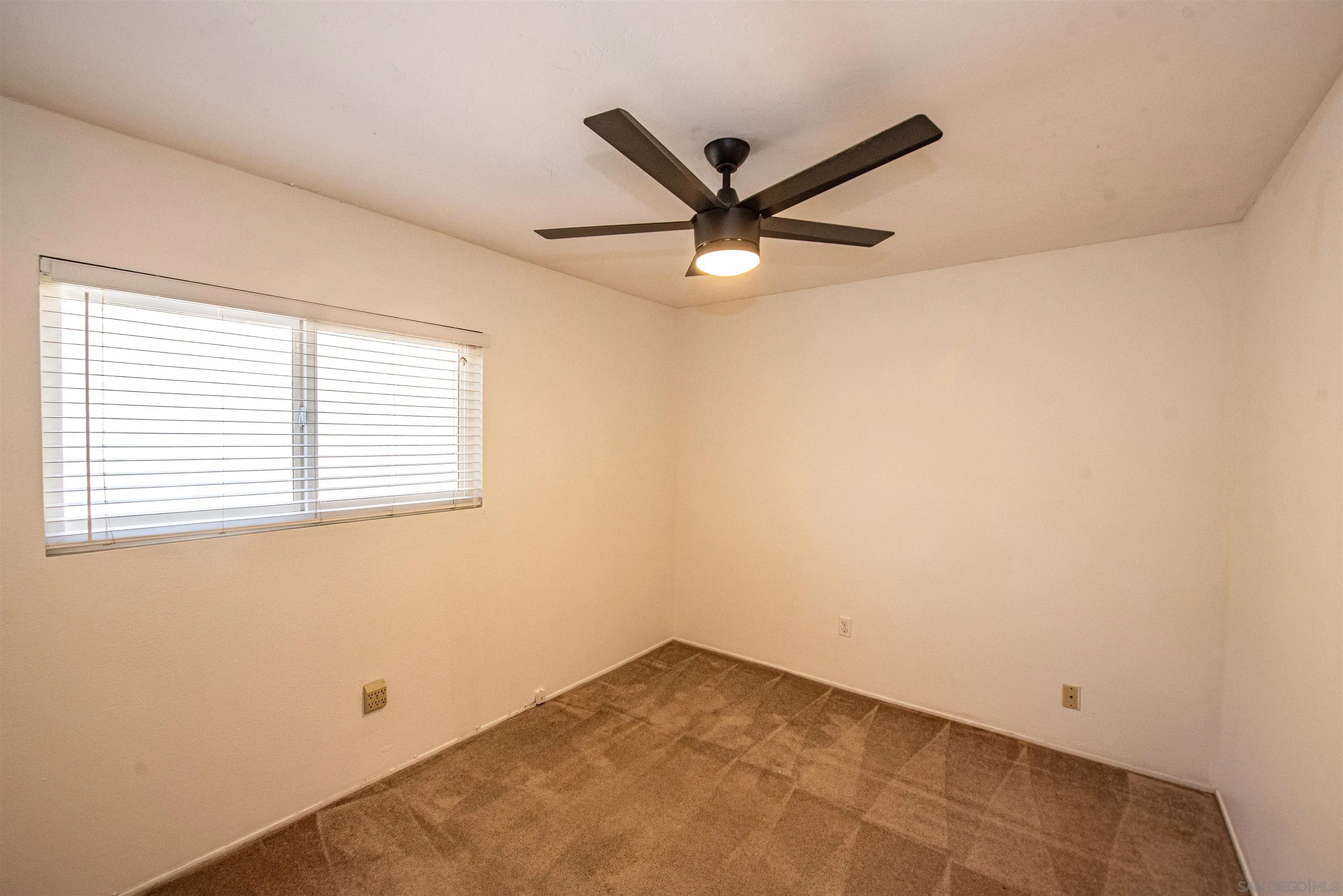 https://cdn.realtyfeed.com/cdn/127/250034621/a5d210a1f417c9ce43677f151b33faa5.webp