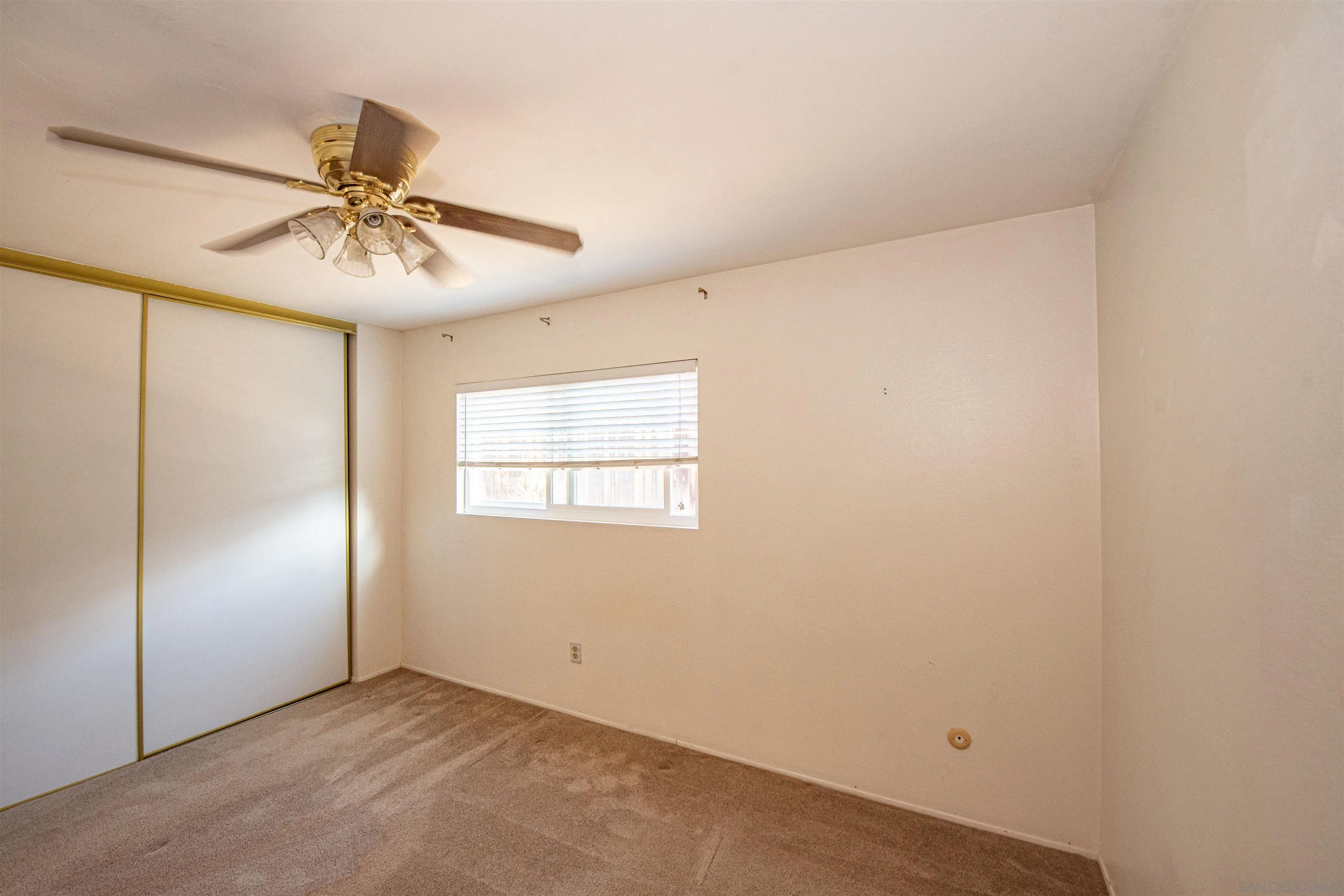 https://cdn.realtyfeed.com/cdn/127/250034621/bc84b02749b250b1e52c1ebf81cee992.webp