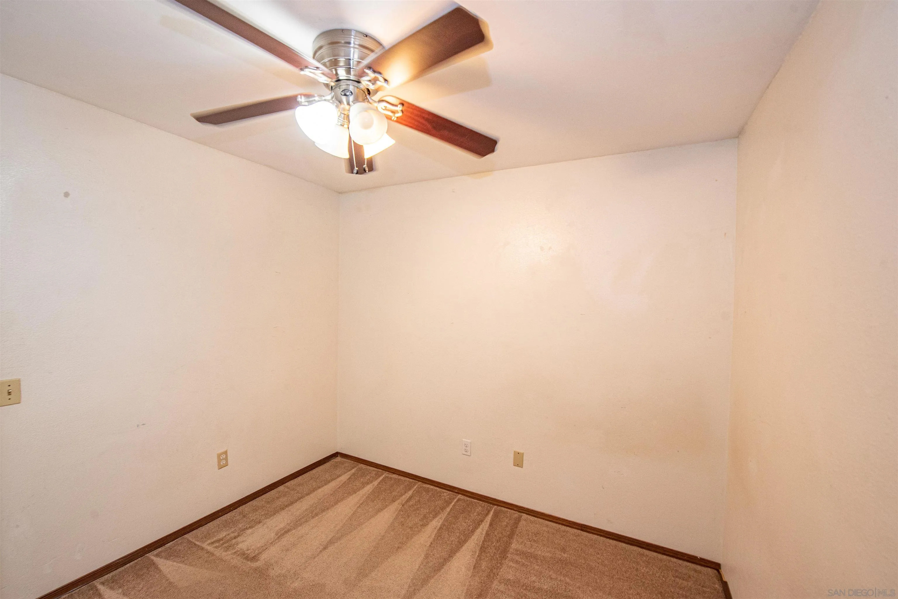 https://cdn.realtyfeed.com/cdn/127/250034621/f3a1a63929e6debc299ca629aa8cf7eb.webp