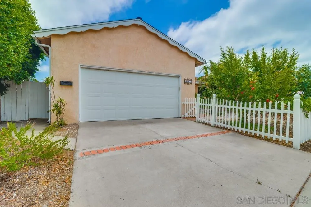 https://cdn.realtyfeed.com/cdn/127/250034630/9c7640d2982d467bfc36c6f414c25d54.webp