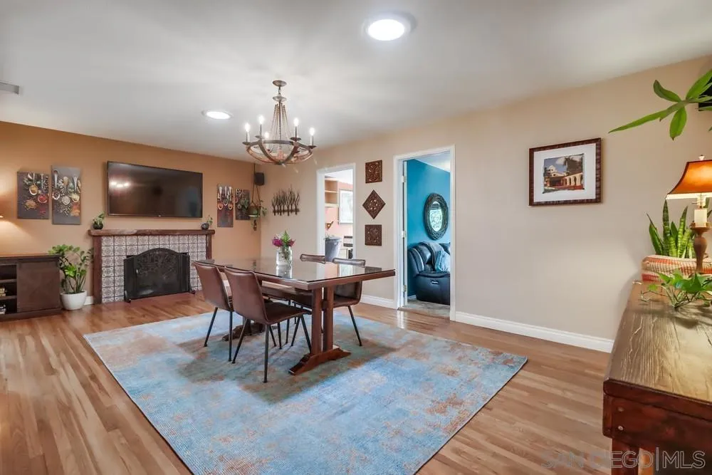https://cdn.realtyfeed.com/cdn/127/250034630/d619f1e2f6f3b7405f6a9f7fb7ff3ad5.webp