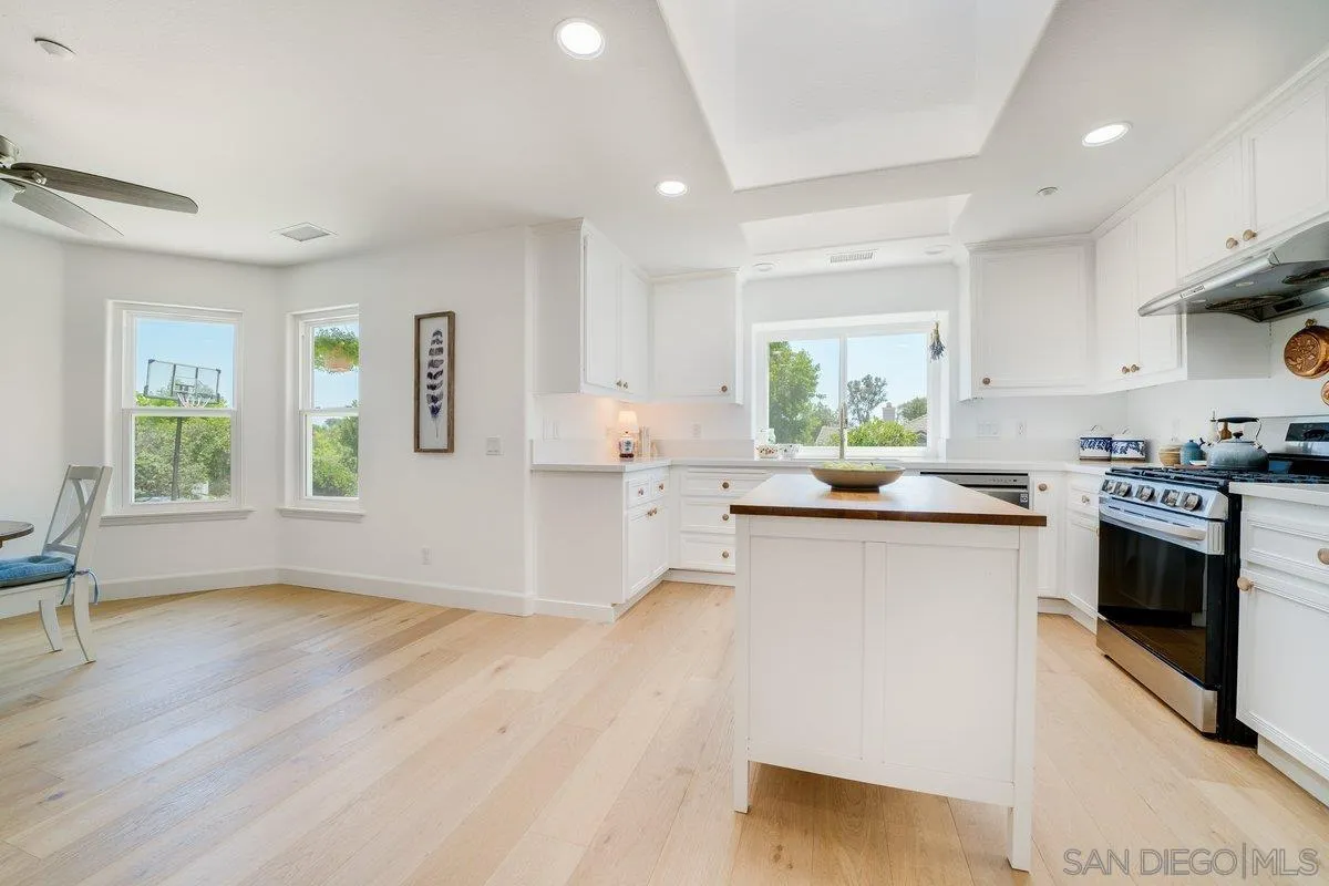 https://cdn.realtyfeed.com/cdn/127/250034645/1bb5c0bdba4592c497ddb049bd87ab36.webp