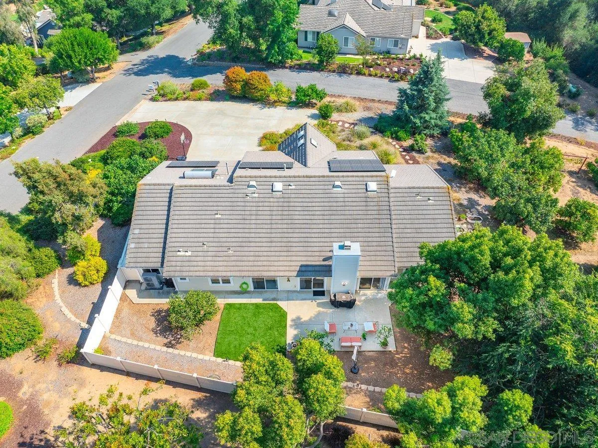 https://cdn.realtyfeed.com/cdn/127/250034645/1e79504233f986a08fda4748ed031add.webp