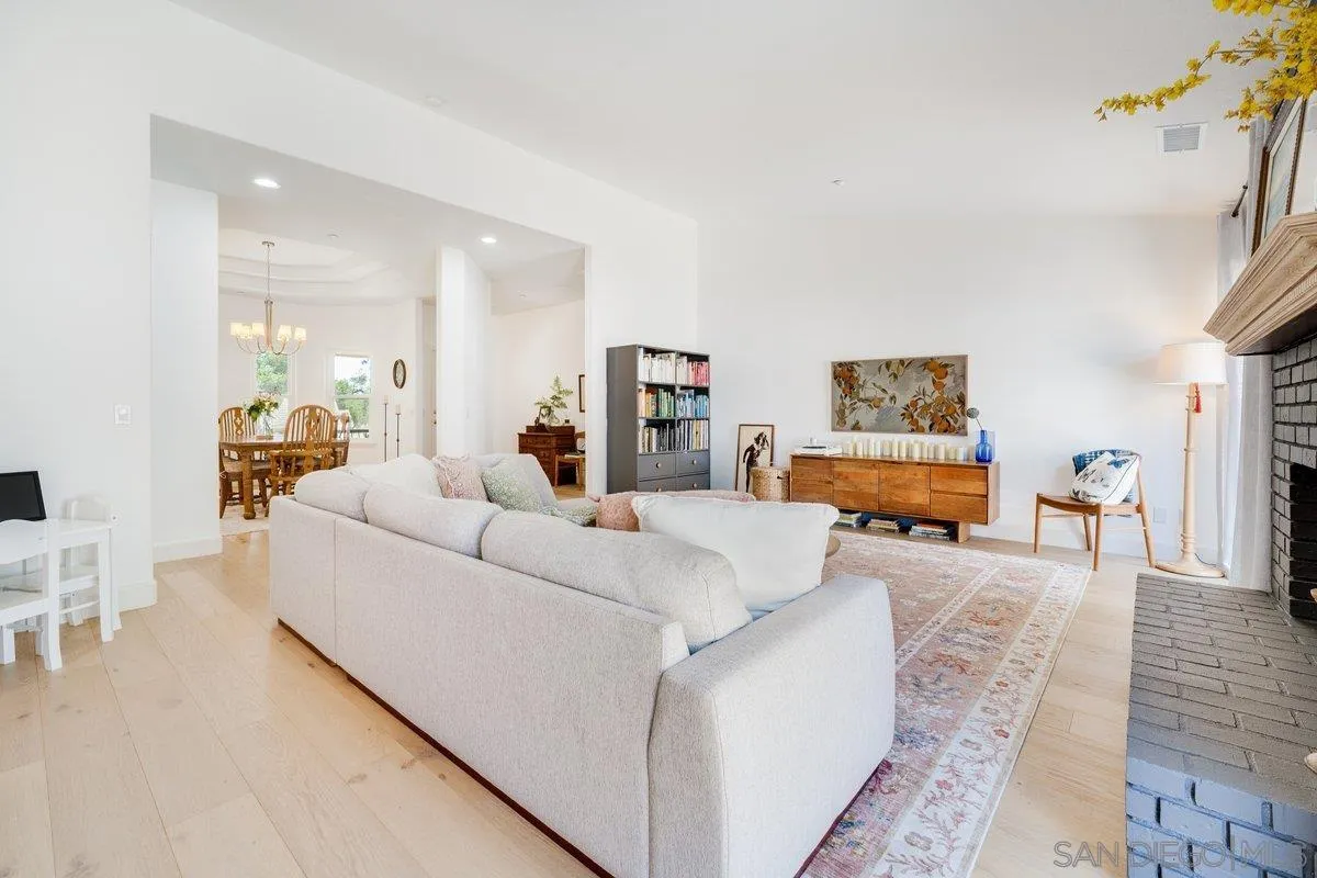 https://cdn.realtyfeed.com/cdn/127/250034645/5bce70aea00adc5905dae9c136a0b15b.webp