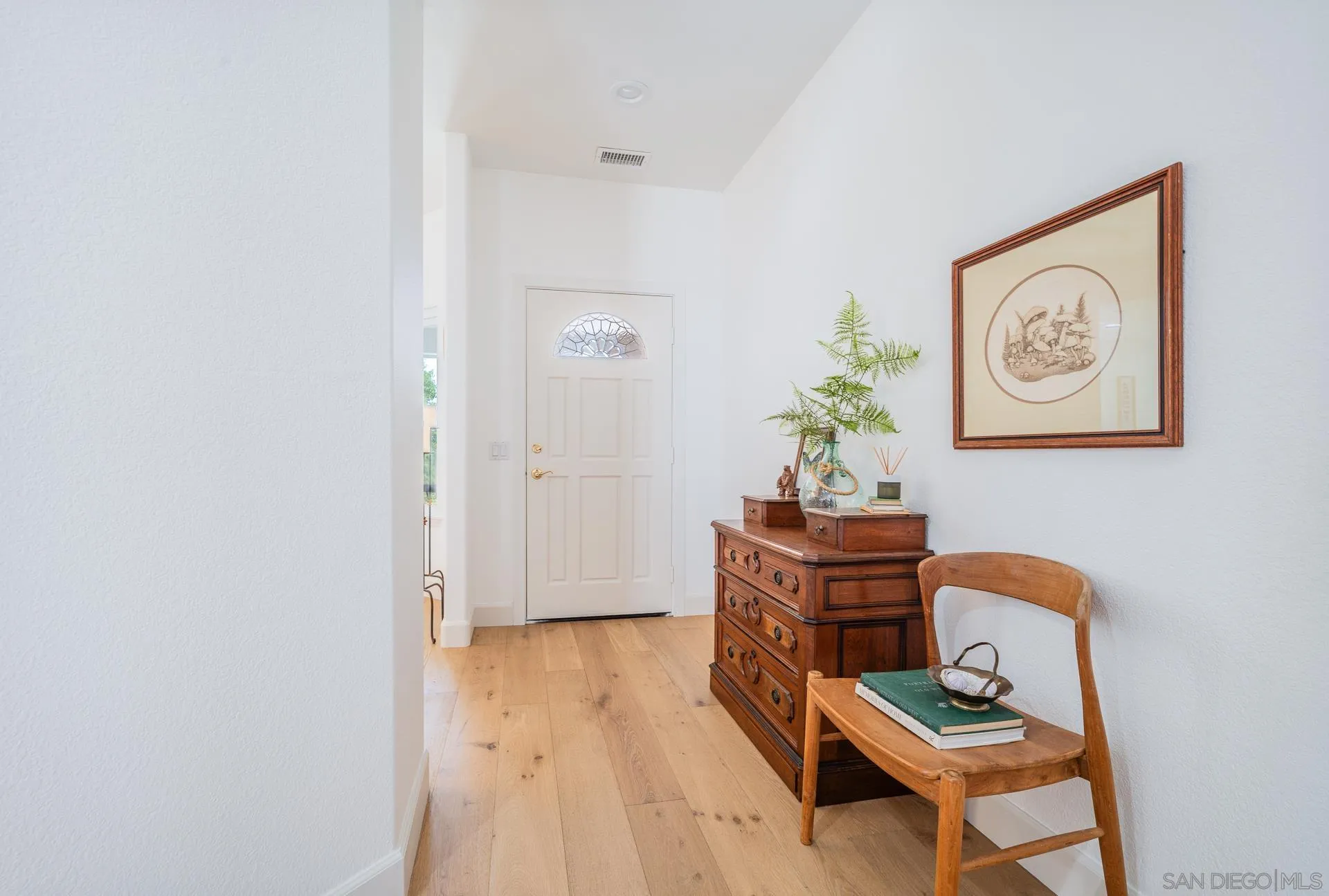 https://cdn.realtyfeed.com/cdn/127/250034645/83d32772926f5e7004c28e5f0d8059ac.webp