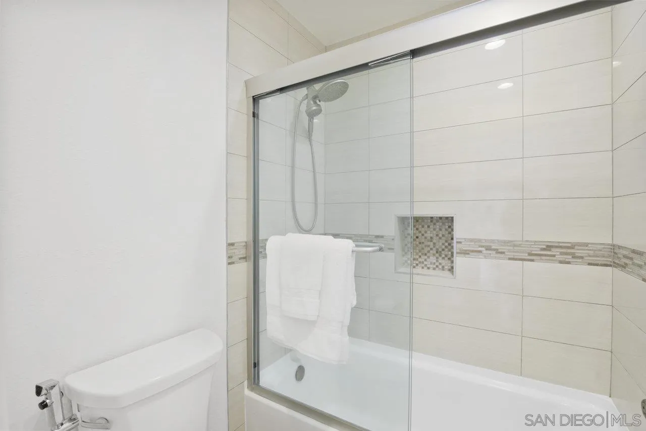 Photo #19: 250034652 Listing: Photo #19