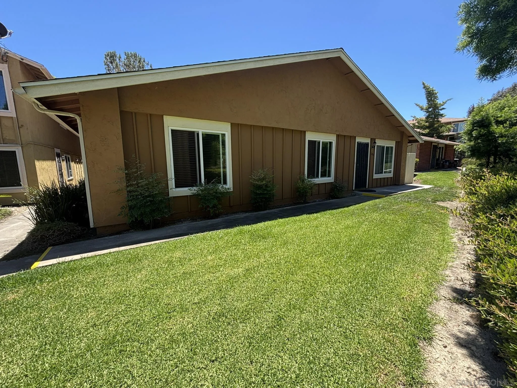 Photo #3: 250034655 Listing 