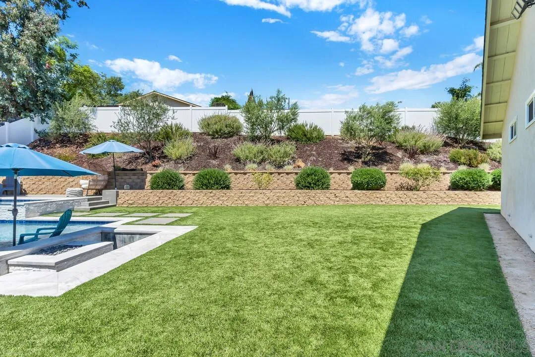 https://cdn.realtyfeed.com/cdn/127/250034663/edbe5202ee0b5176ed66e1e910c20a59.webp