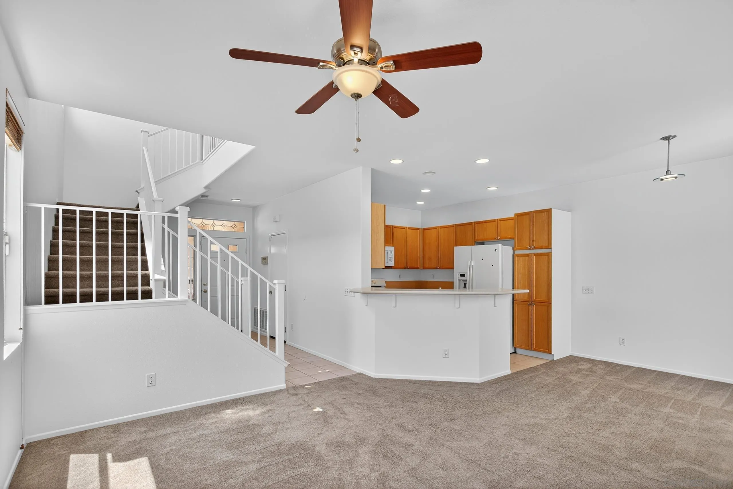 https://cdn.realtyfeed.com/cdn/127/250034666/43cd694c9be9e6a0f62d50e1192fee01.webp