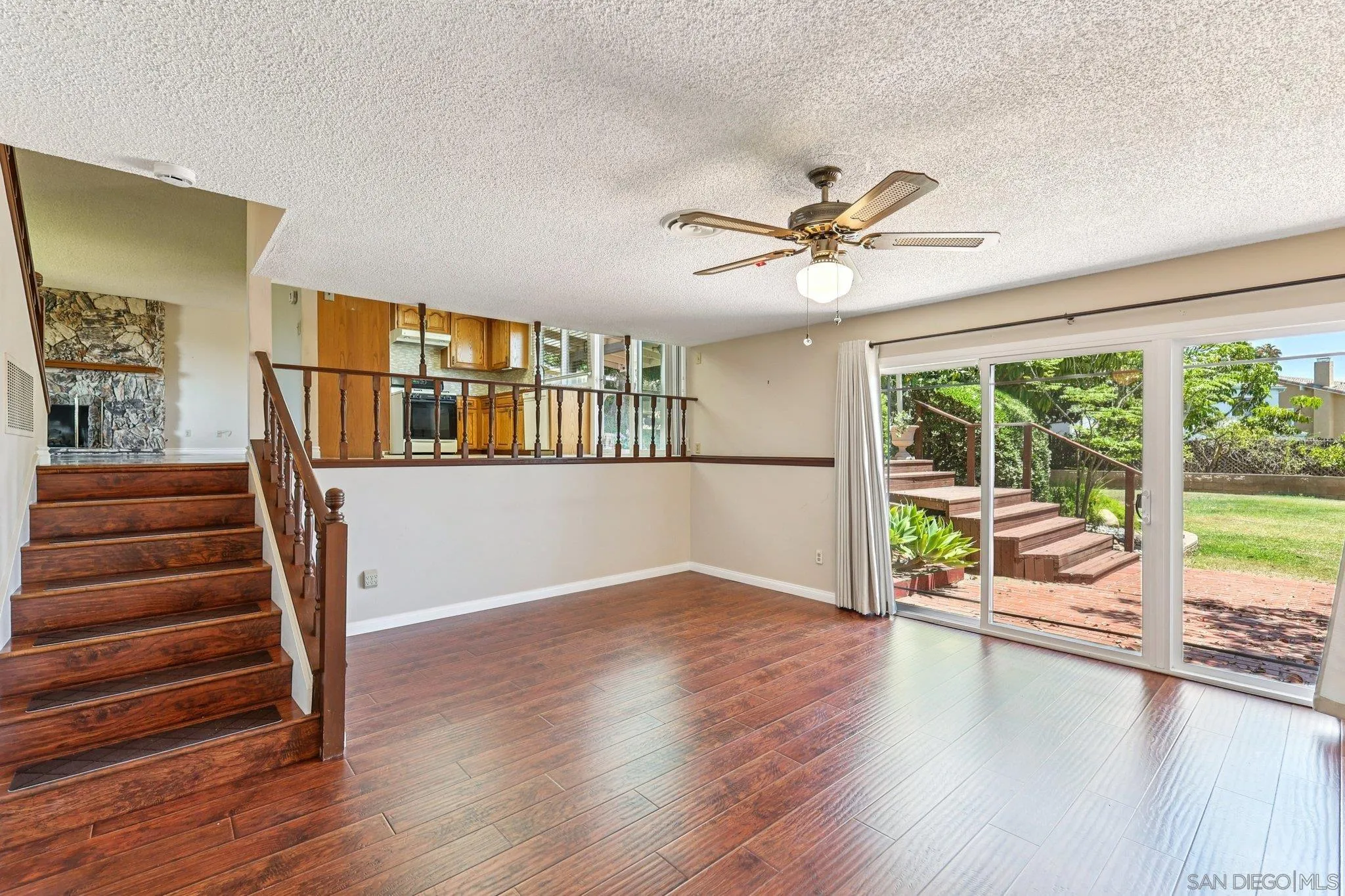 https://cdn.realtyfeed.com/cdn/127/250034671/0bff145d38feb39da297657a53a4d219.webp