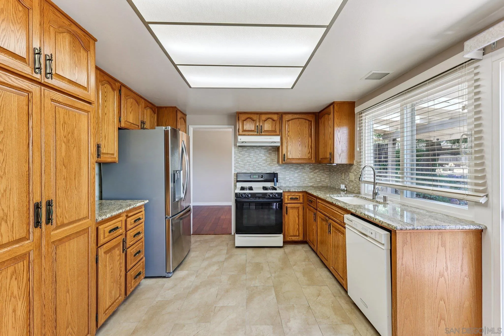 https://cdn.realtyfeed.com/cdn/127/250034671/1378952bc51d64f0735cbd5723d9609c.webp
