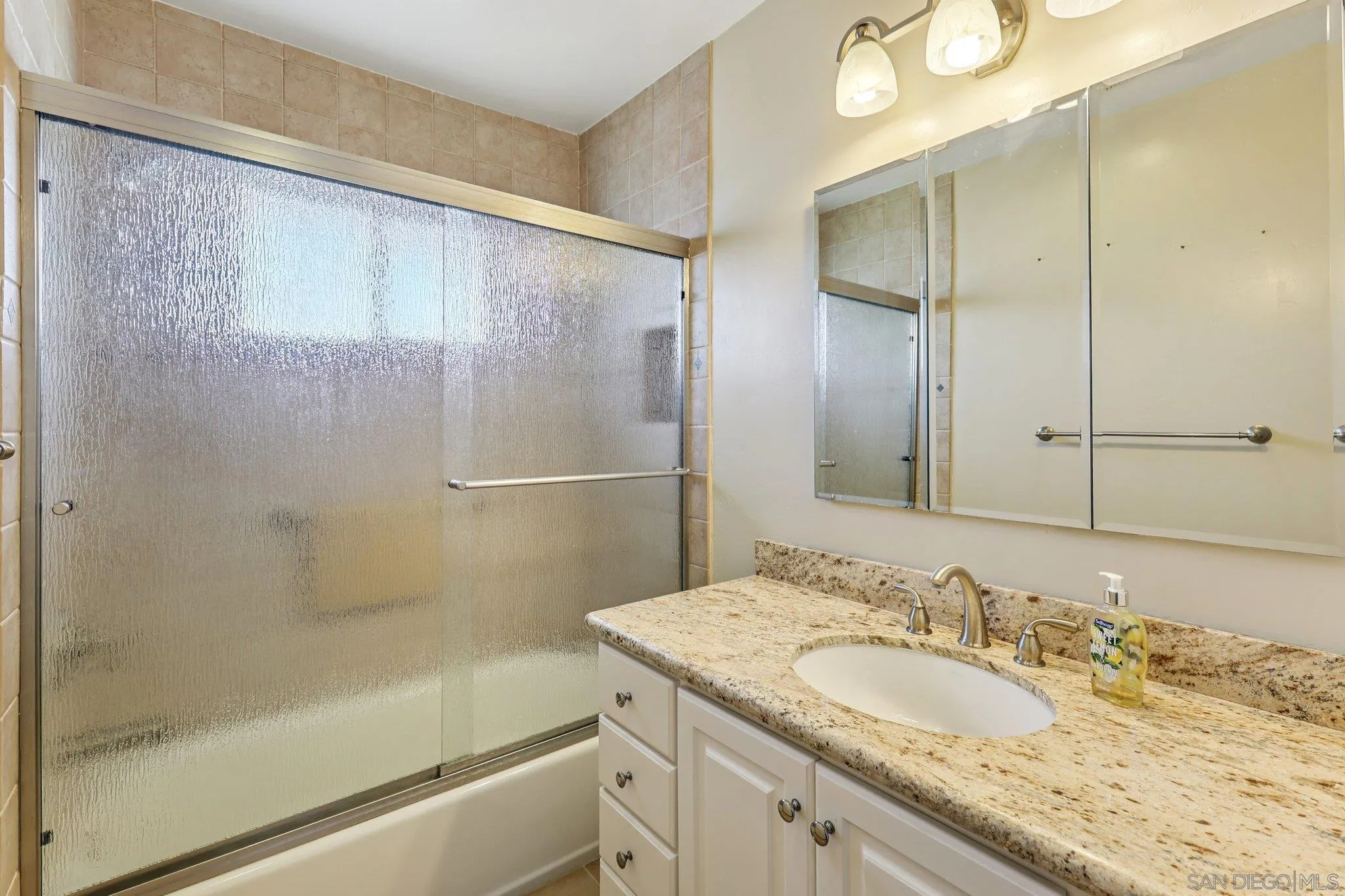 https://cdn.realtyfeed.com/cdn/127/250034671/1a8f478b0dc078584ba3a7769270a044.webp