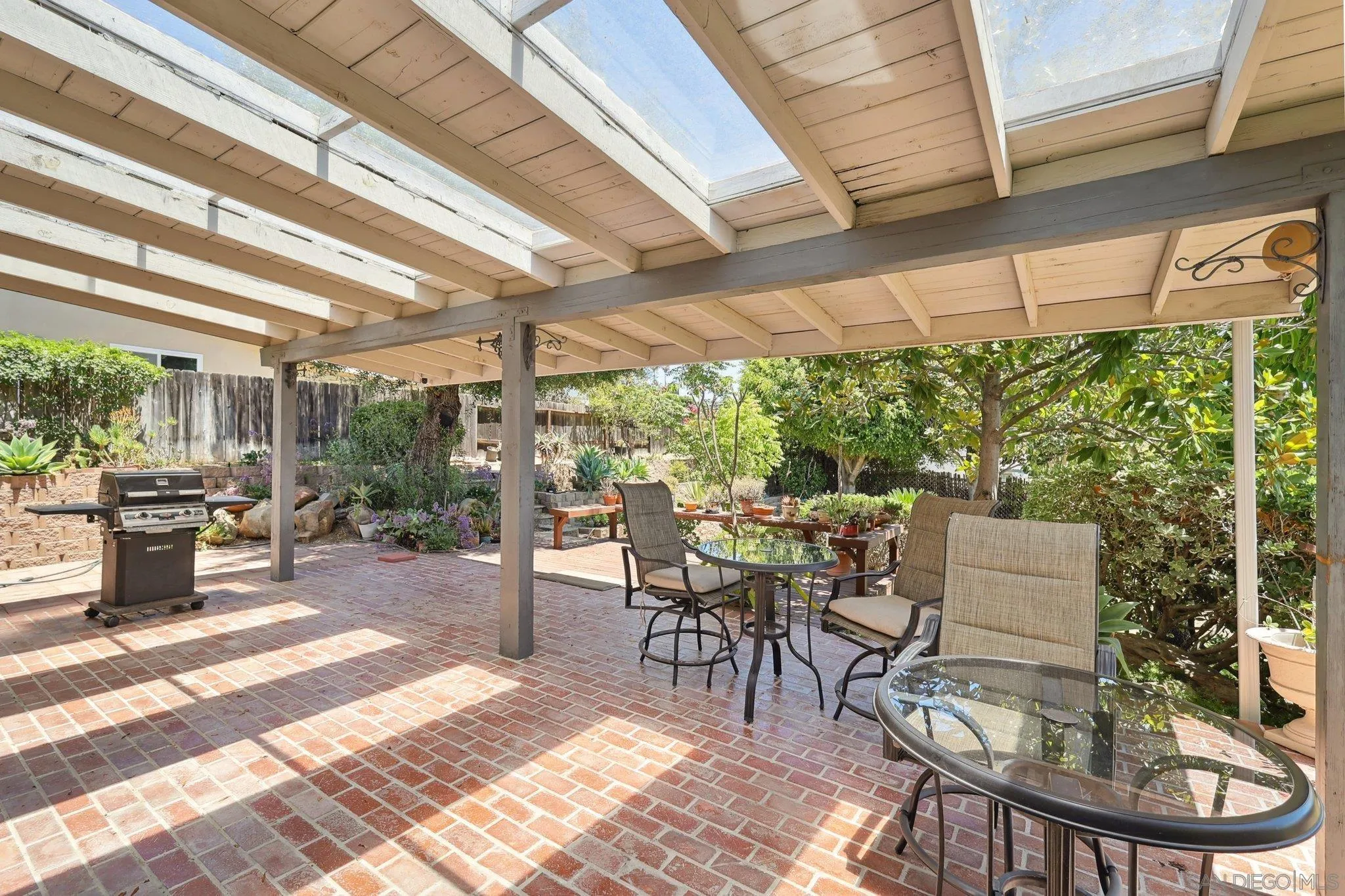https://cdn.realtyfeed.com/cdn/127/250034671/33d2c9c26c3f333e1d947ce38f6e2a1b.webp