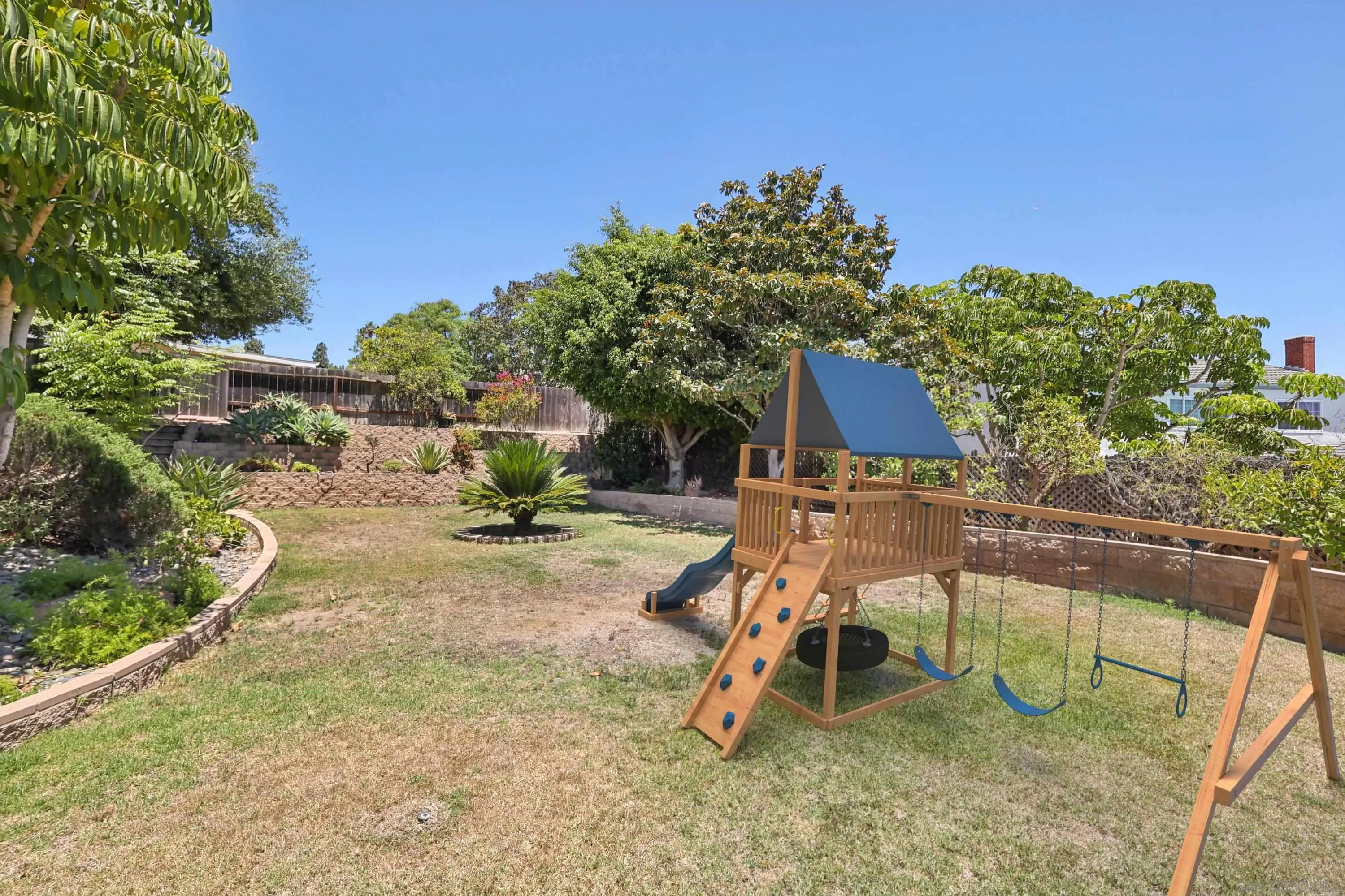https://cdn.realtyfeed.com/cdn/127/250034671/359d3177b225f779b3405d84cffea976.webp