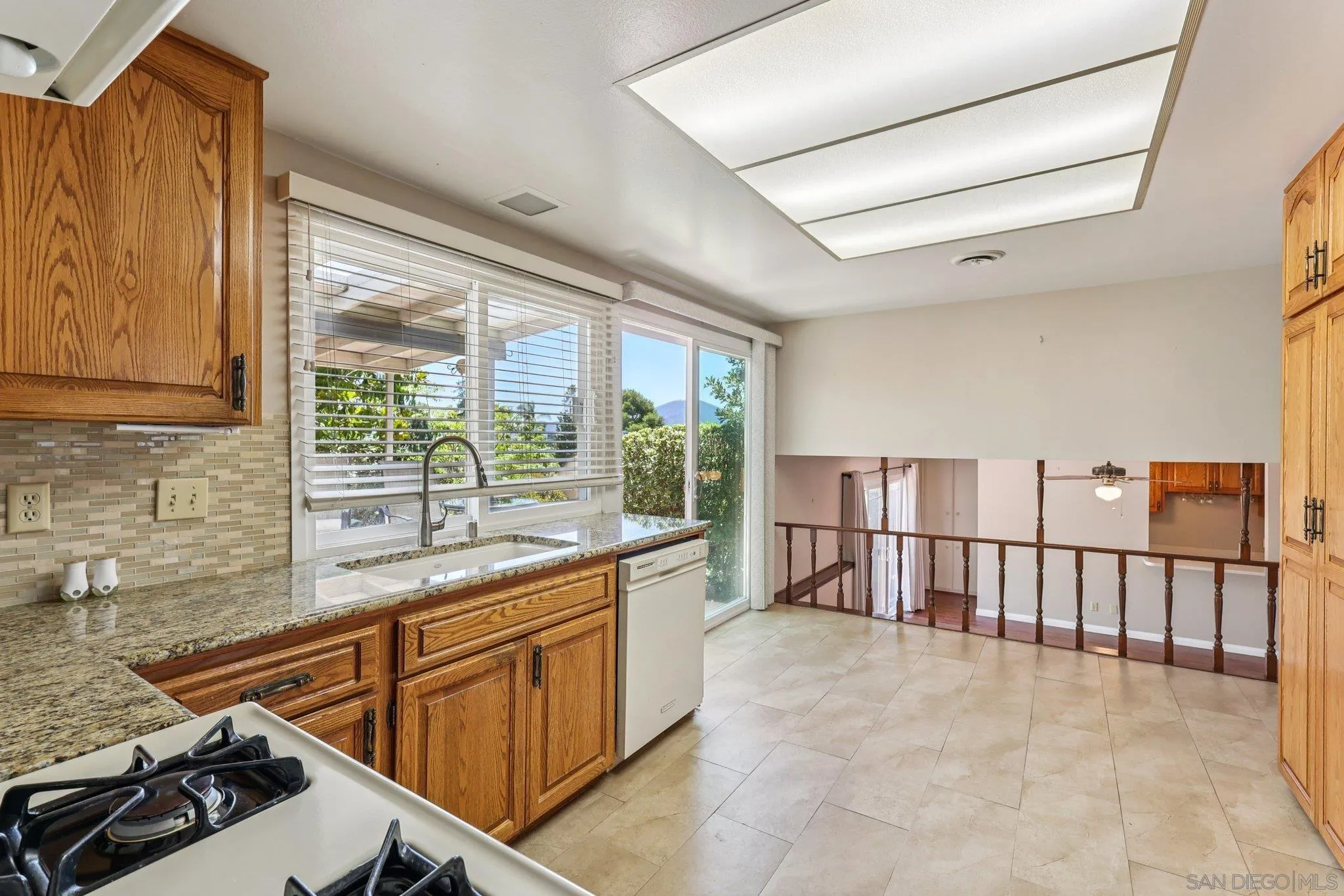 https://cdn.realtyfeed.com/cdn/127/250034671/7acfa520092ae521bce0c6cc1c87f2cc.webp