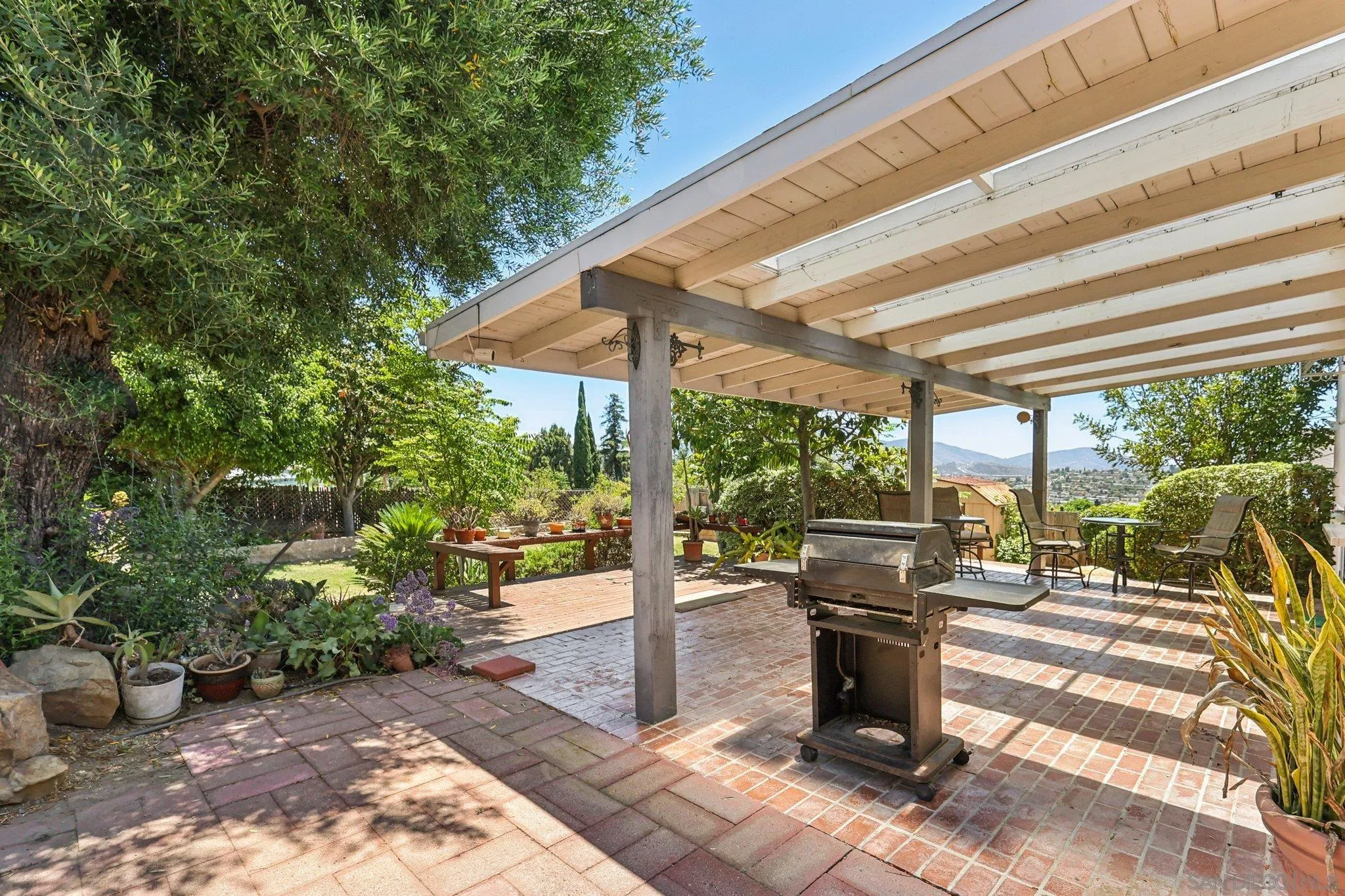 https://cdn.realtyfeed.com/cdn/127/250034671/e9fd5df0f686e40a5a765fd509925fe9.webp
