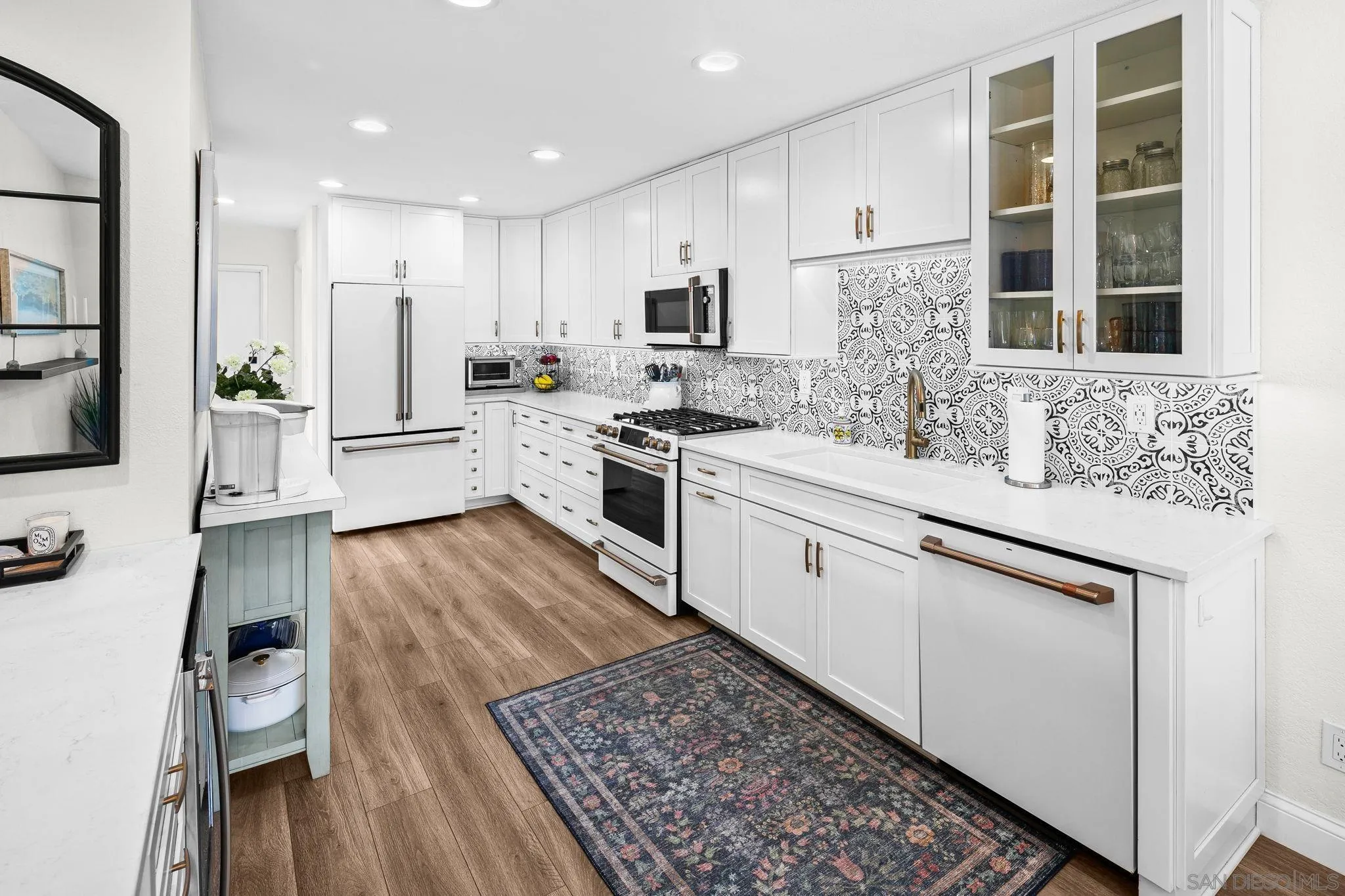 Photo #2: 250034673 Listing 