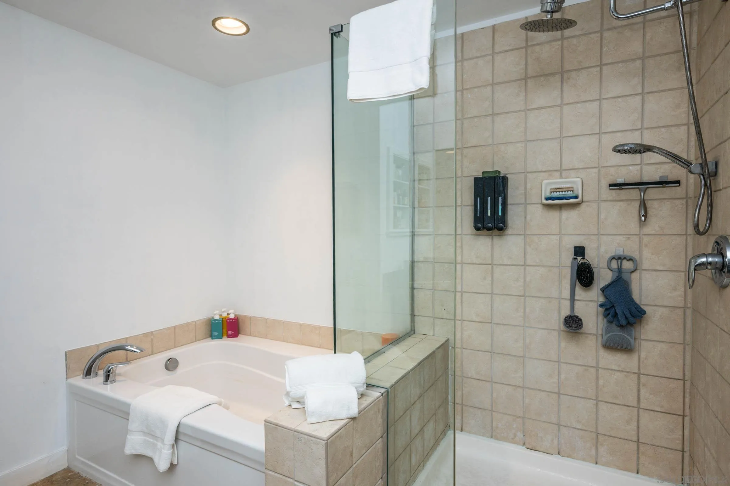 Photo #24: 250034681 Listing: Photo #24