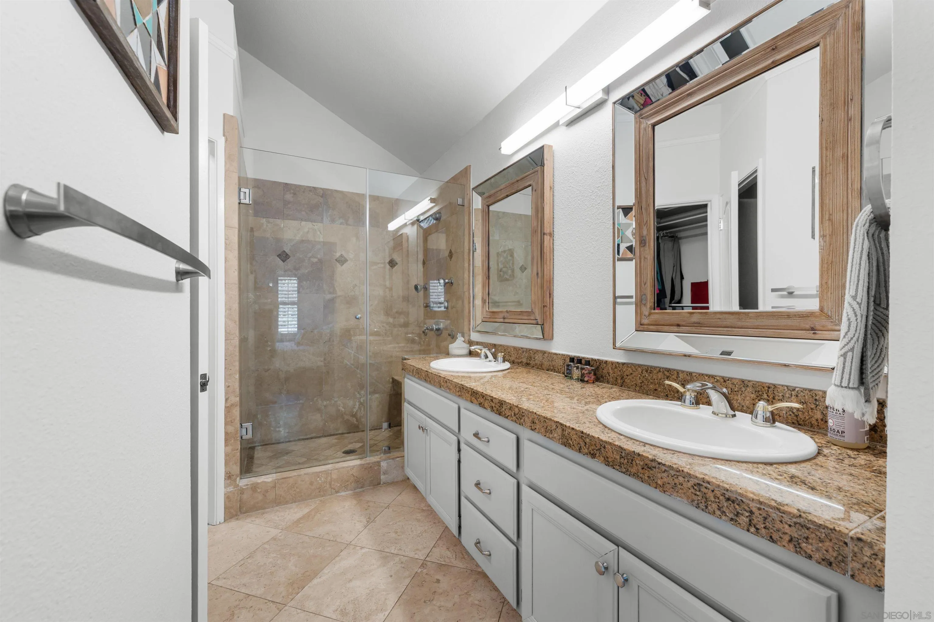 Photo #18: 250034695 Listing: Photo #18