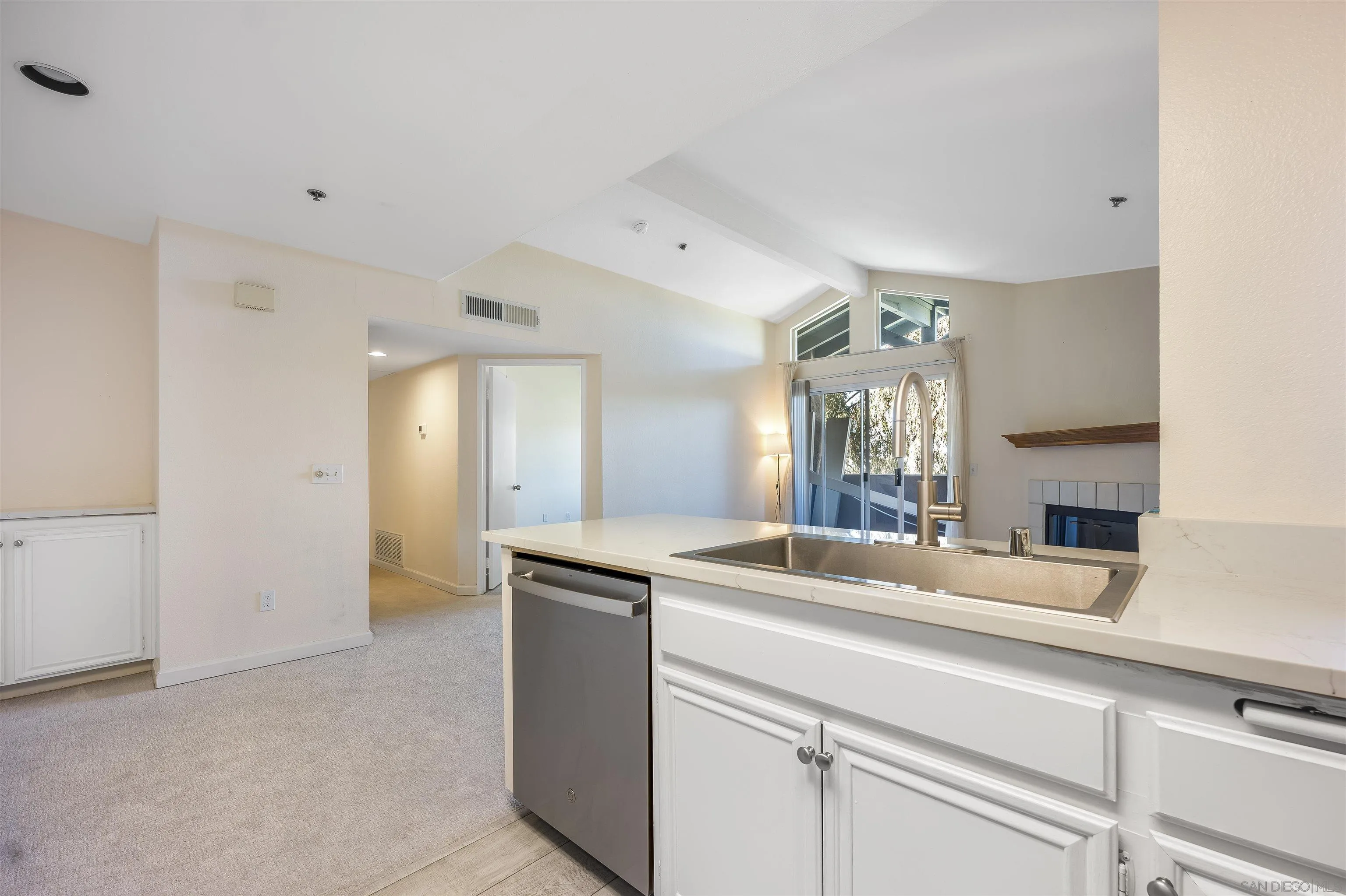 Photo #8: 250034702 Listing: Photo #8