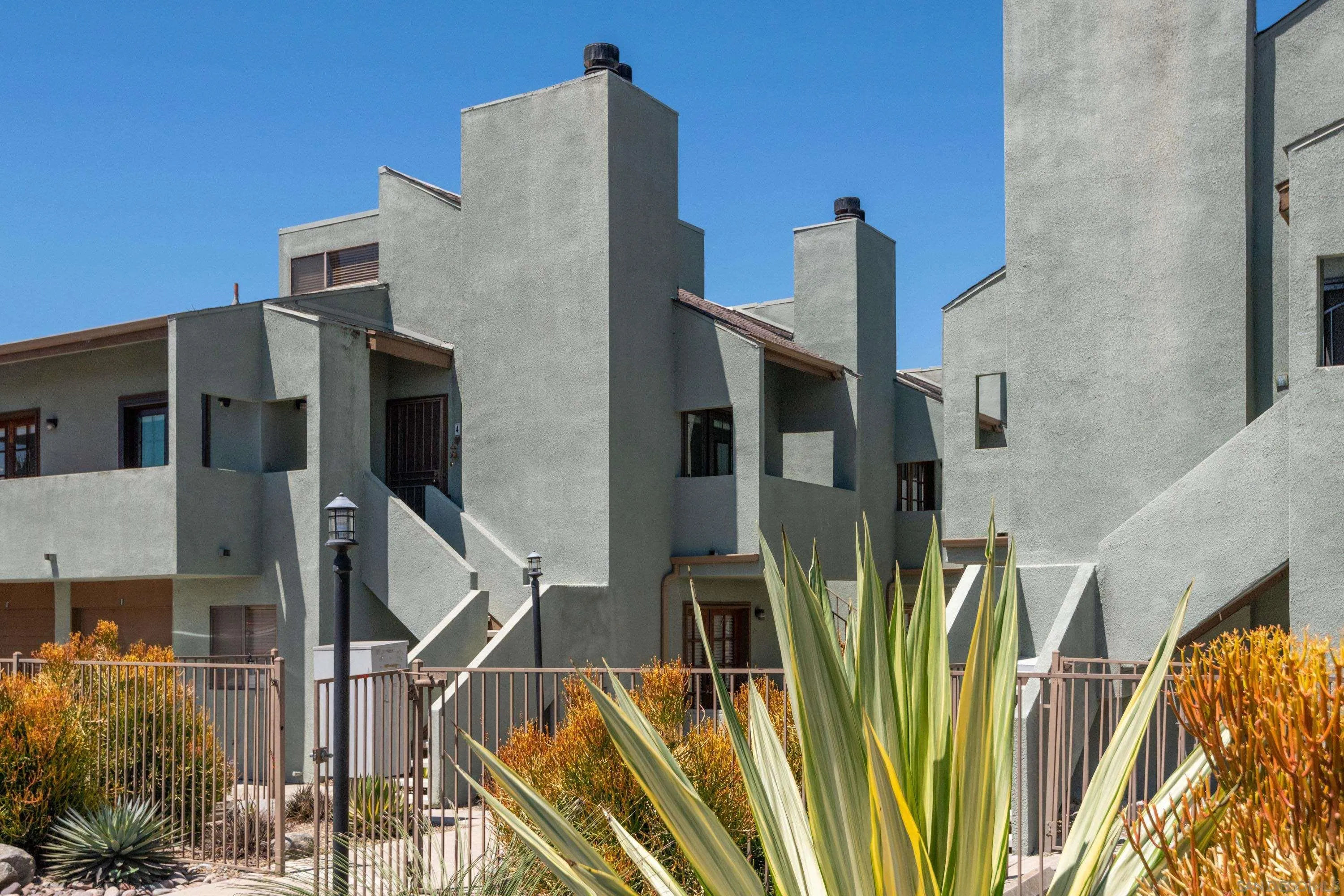 More Details about MLS # 250034703 : 4622 FELTON ST UNIT 4